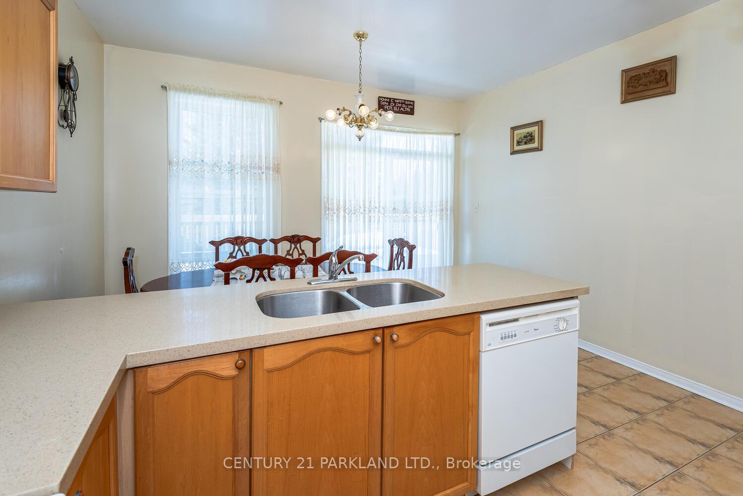 Photo 12 of 85 Canoe Avenue, Richmond Hill, Oak Ridges Lake Wilcox — HOMEH