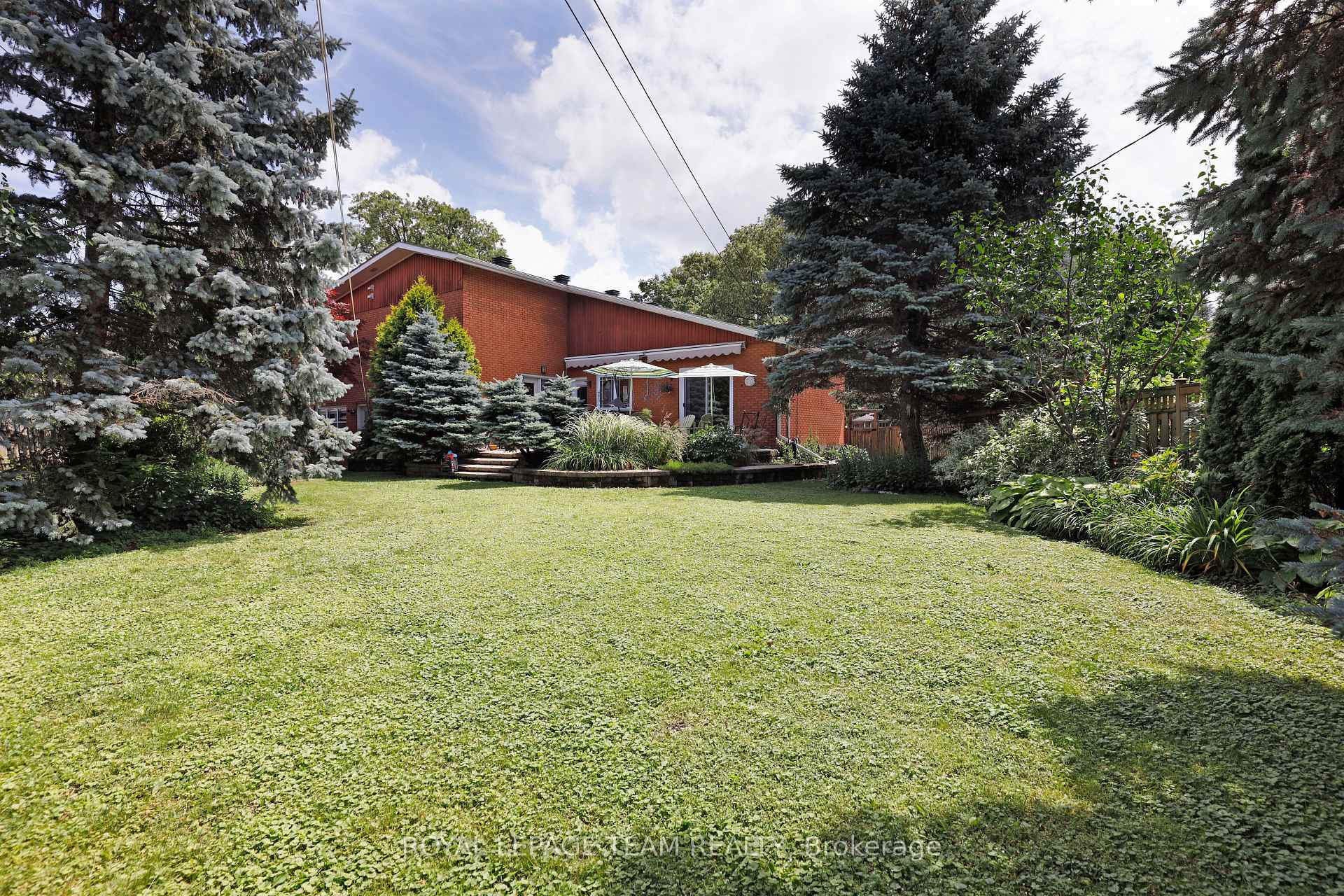 Photo 3 of 1939 Wembley Avenue, Ottawa, Carlingwood — HOMEH
