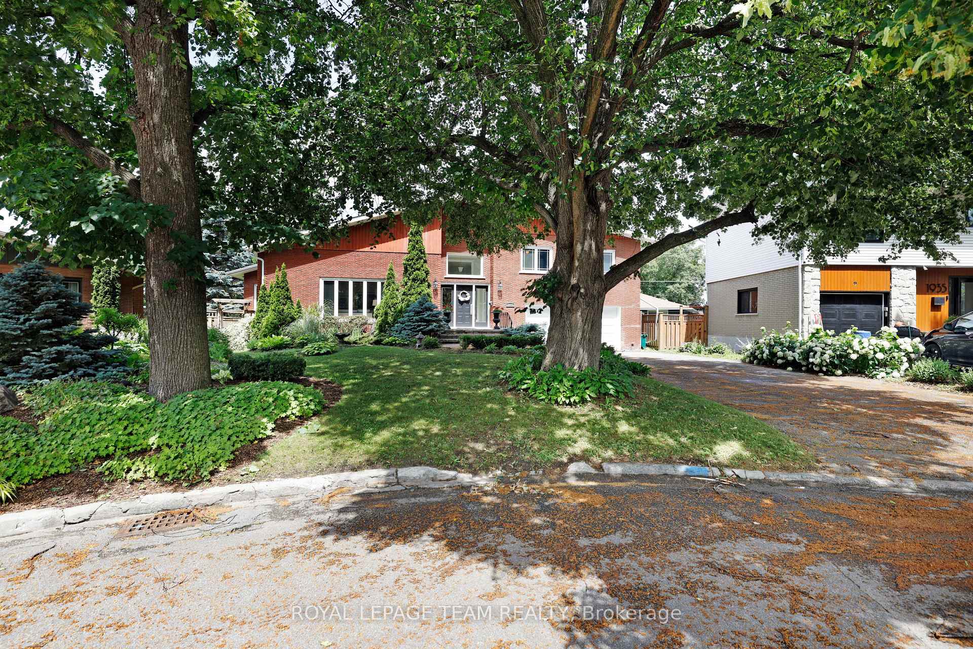Photo 5 of 1939 Wembley Avenue, Ottawa, Carlingwood — HOMEH