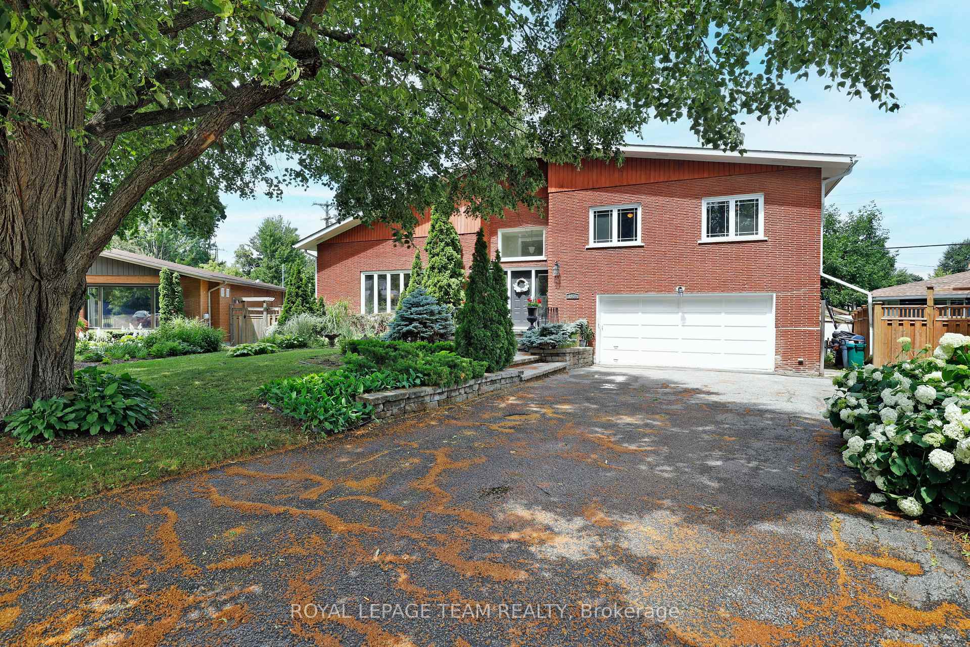 Photo 10 of 1939 Wembley Avenue, Ottawa, Carlingwood — HOMEH