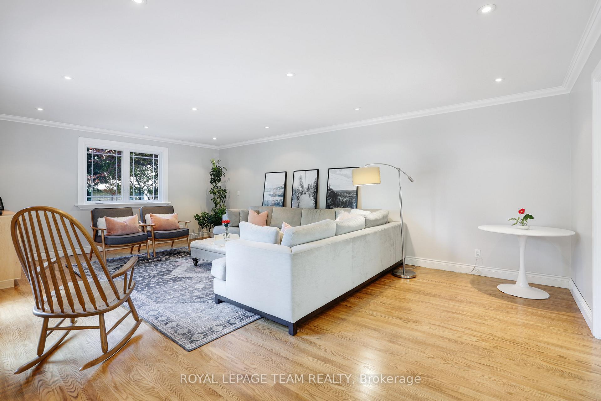 Photo 27 of 1939 Wembley Avenue, Ottawa, Carlingwood — HOMEH