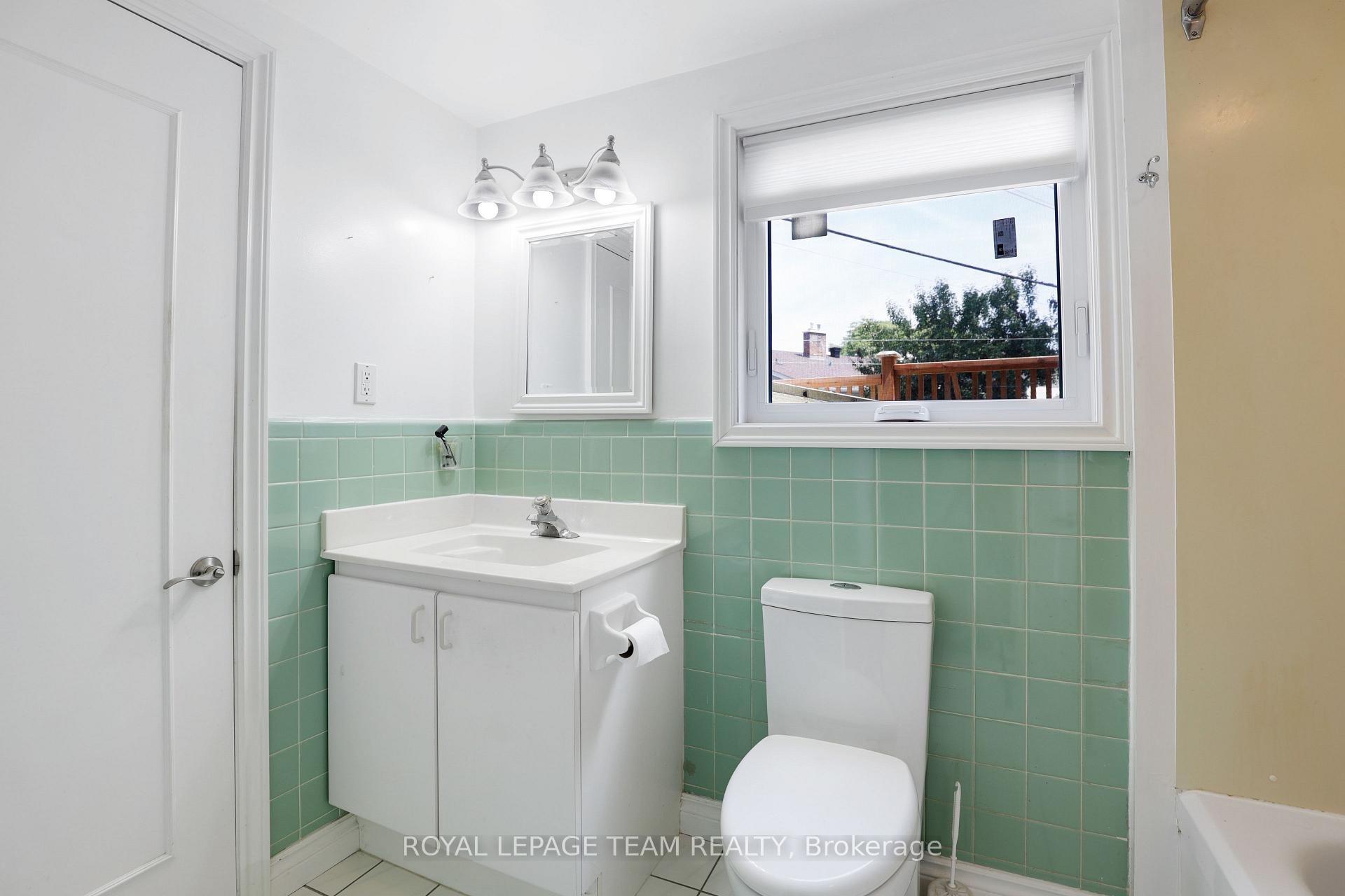 Photo 39 of 1939 Wembley Avenue, Ottawa, Carlingwood — HOMEH