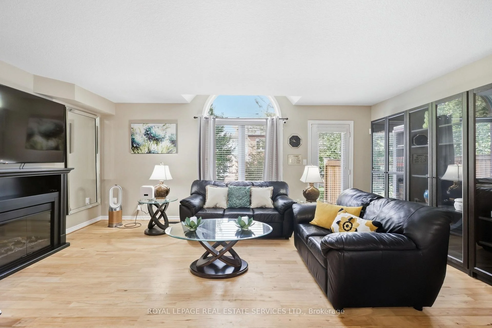 Photo 12 of Unit 3, 165 Terraview Crescent, Guelph, Kortright West — HOMEH