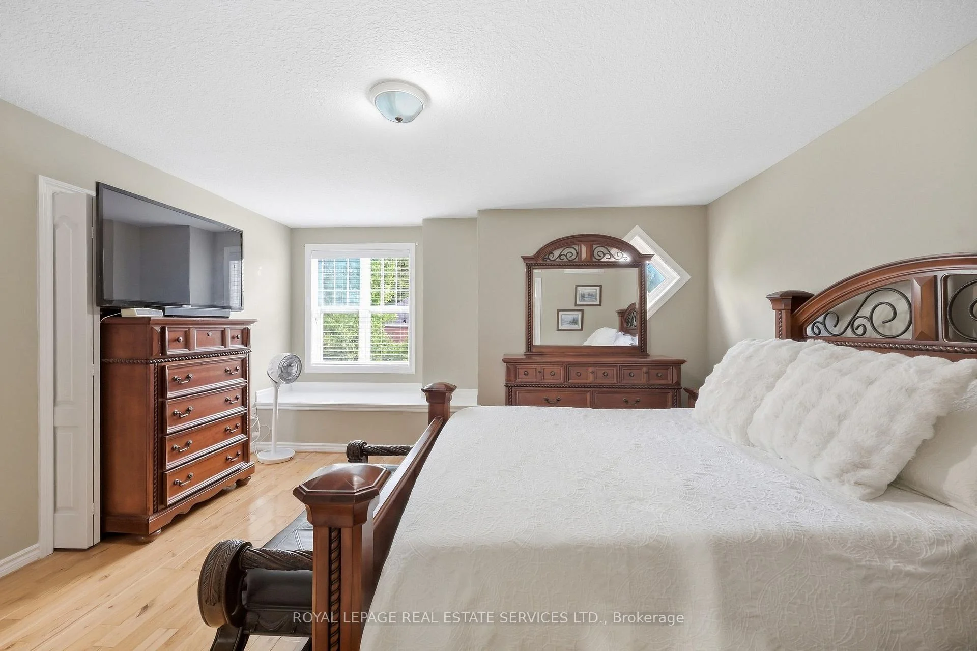 Photo 15 of Unit 3, 165 Terraview Crescent, Guelph, Kortright West — HOMEH