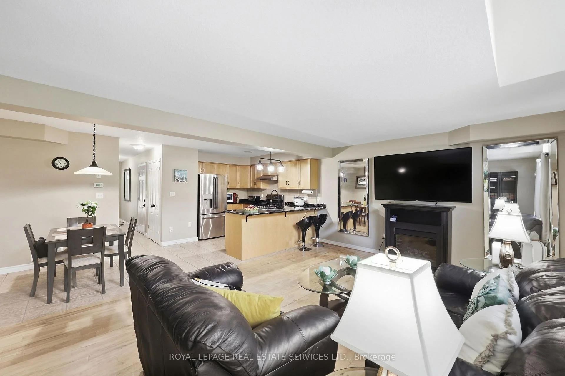 Photo 21 of Unit 3, 165 Terraview Crescent, Guelph, Kortright West — HOMEH