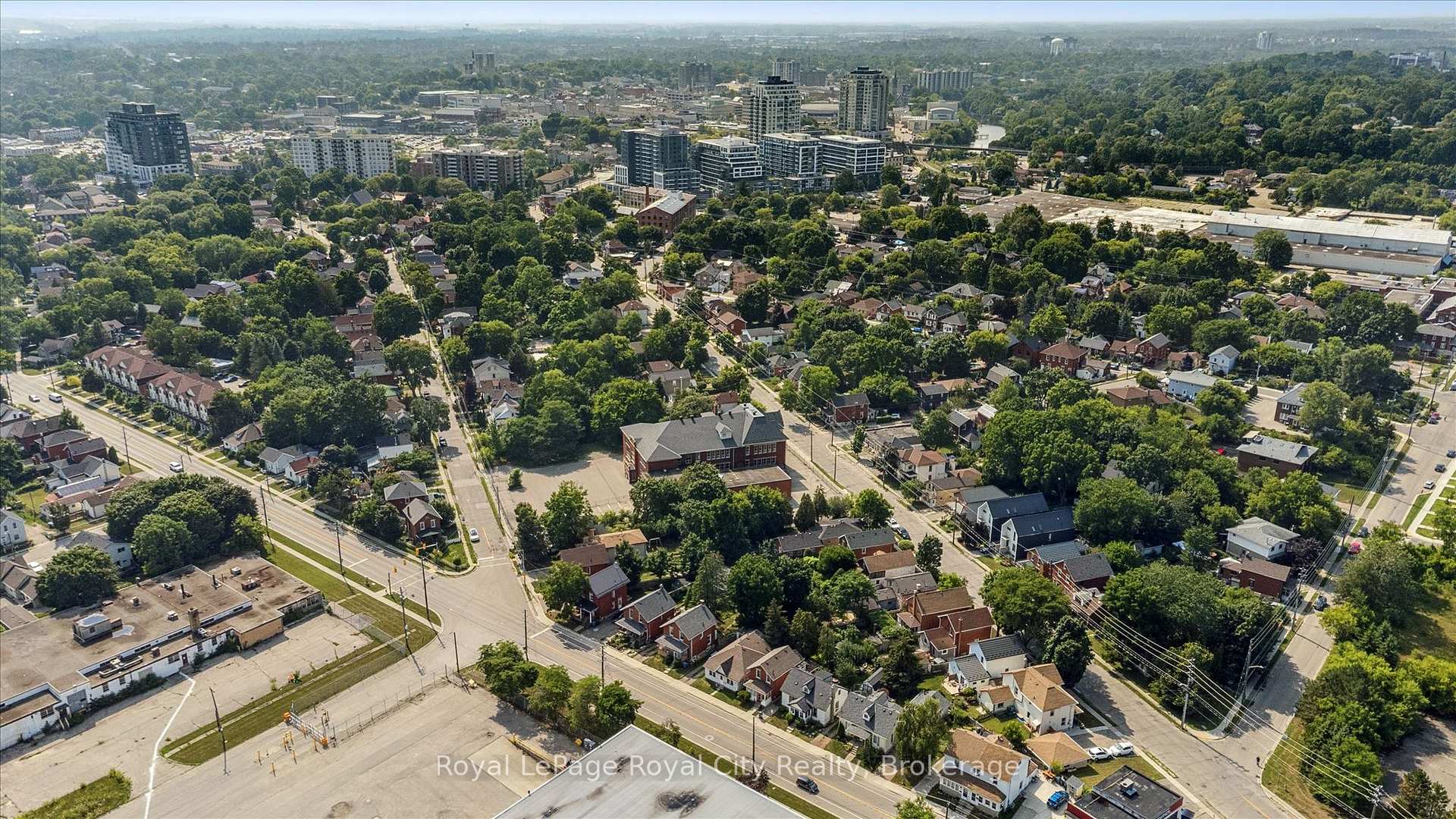 Photo 3 of 178 York Road, Guelph, St. Patrick's Ward — HOMEH
