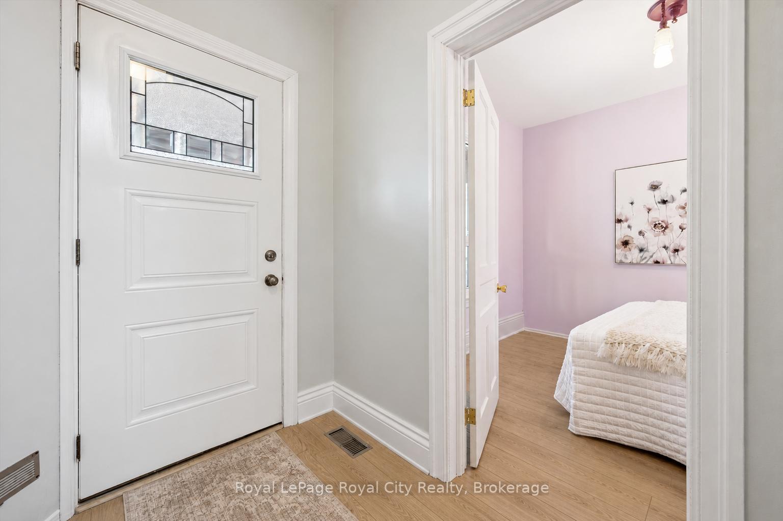 Photo 11 of 178 York Road, Guelph, St. Patrick's Ward — HOMEH