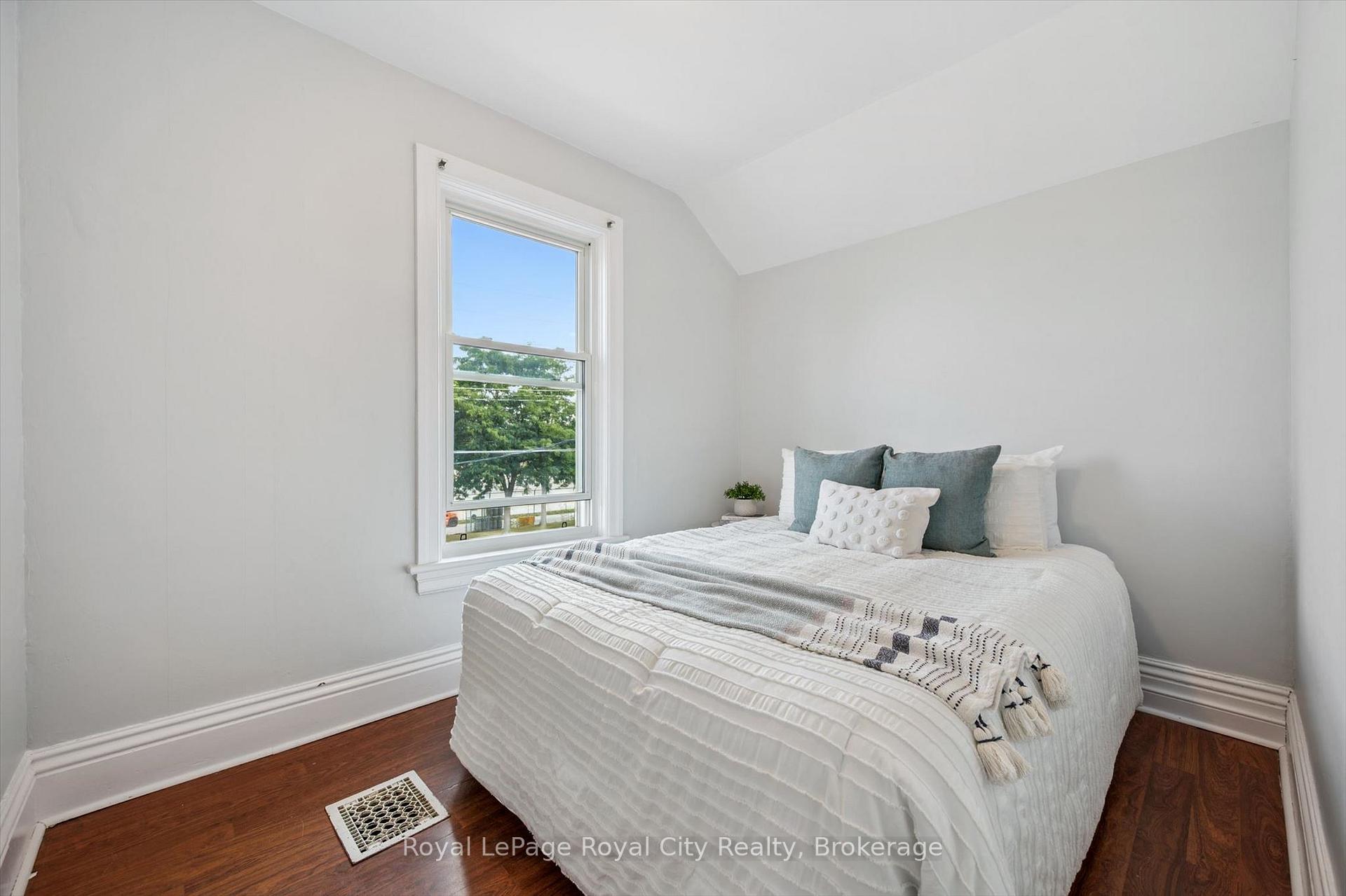 Photo 28 of 178 York Road, Guelph, St. Patrick's Ward — HOMEH