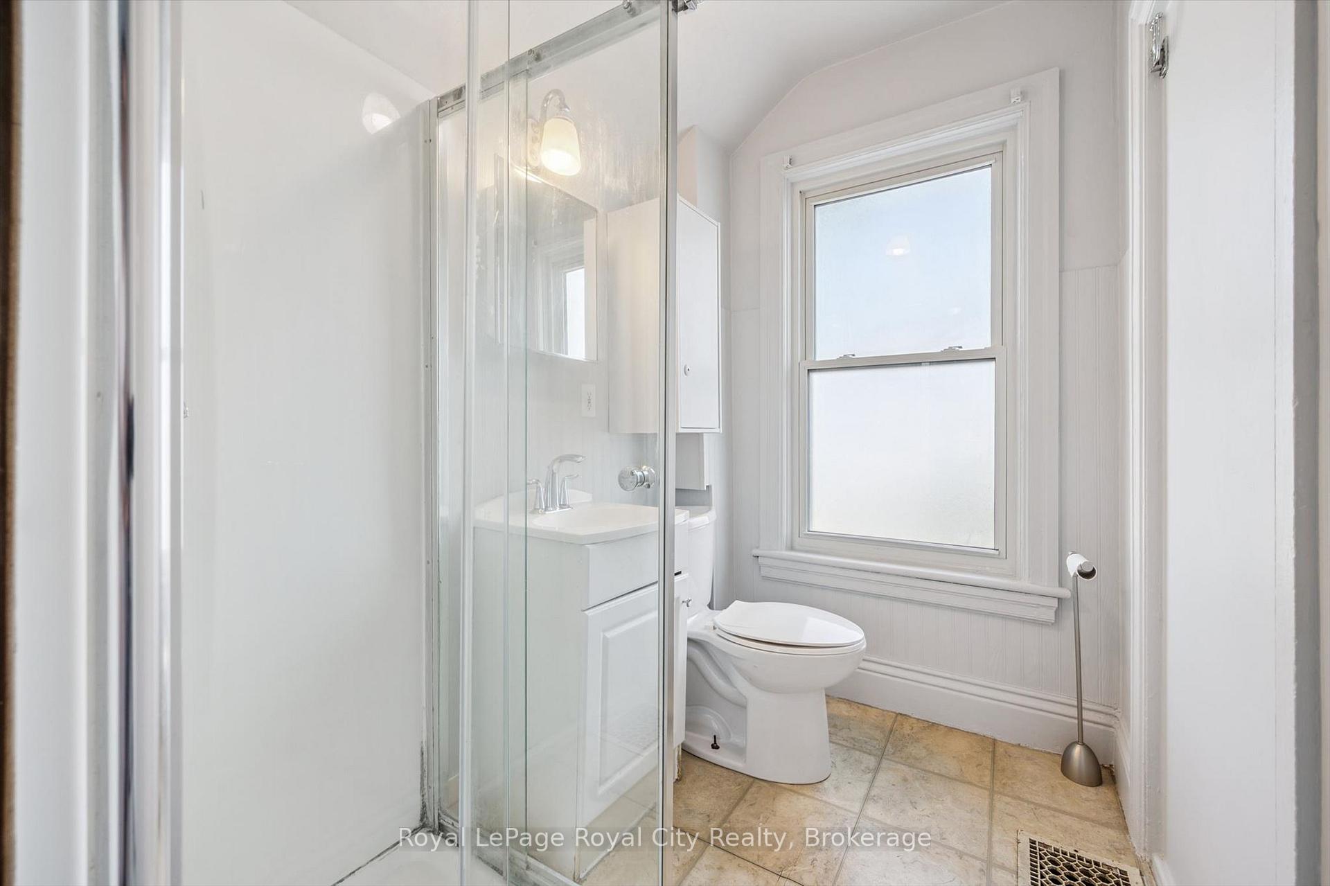 Photo 30 of 178 York Road, Guelph, St. Patrick's Ward — HOMEH