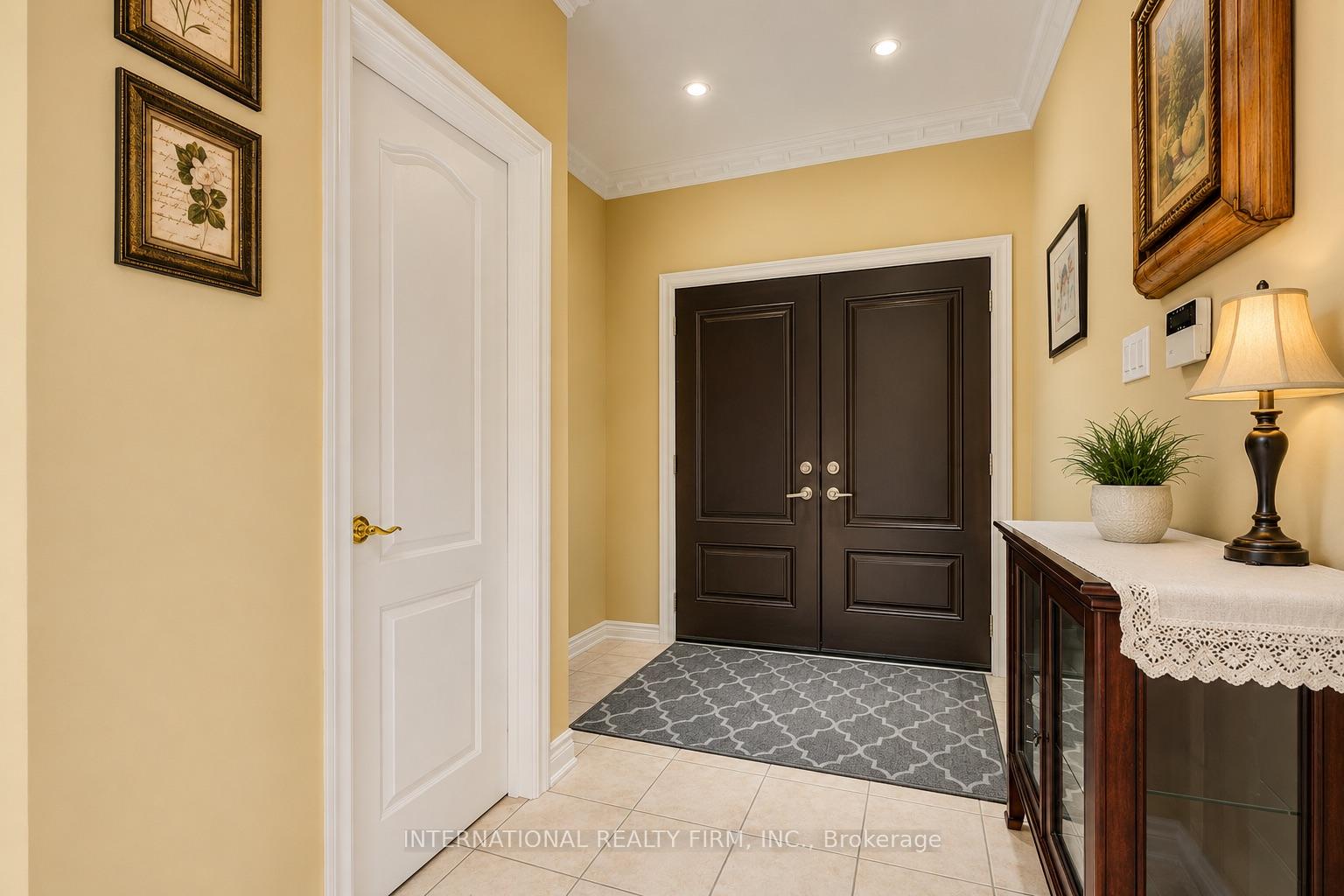 Photo 2 of 43 Water Garden Lane, Vaughan, Sonoma Heights — HOMEH