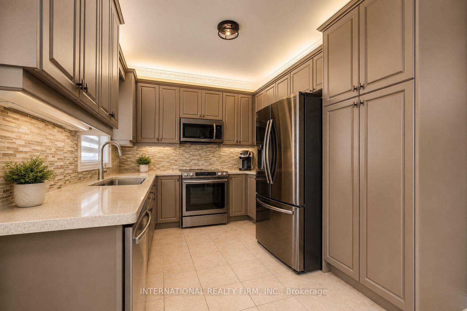 Photo 3 of 43 Water Garden Lane, Vaughan, Sonoma Heights — HOMEH