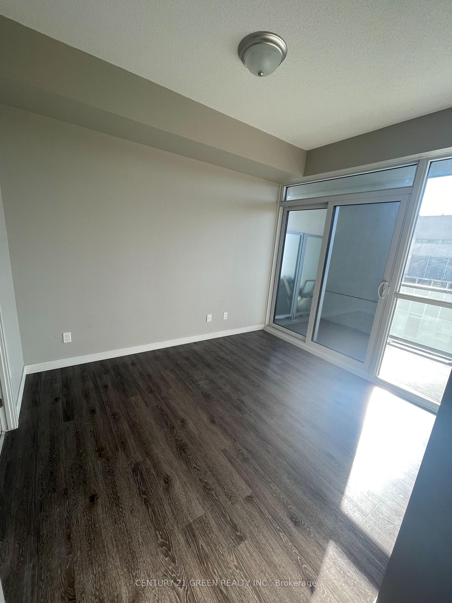 Photo 14 of Unit 2208, 2087 Fairview Street, Burlington, Freeman — HOMEH