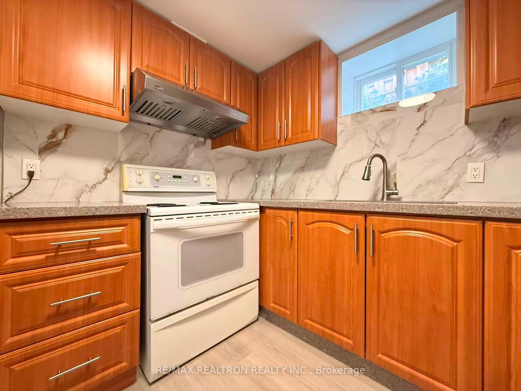 Photo 8 of Unit Lower, 34 James Gray Drive, North York, Bayview Woods-Steeles — HOMEH