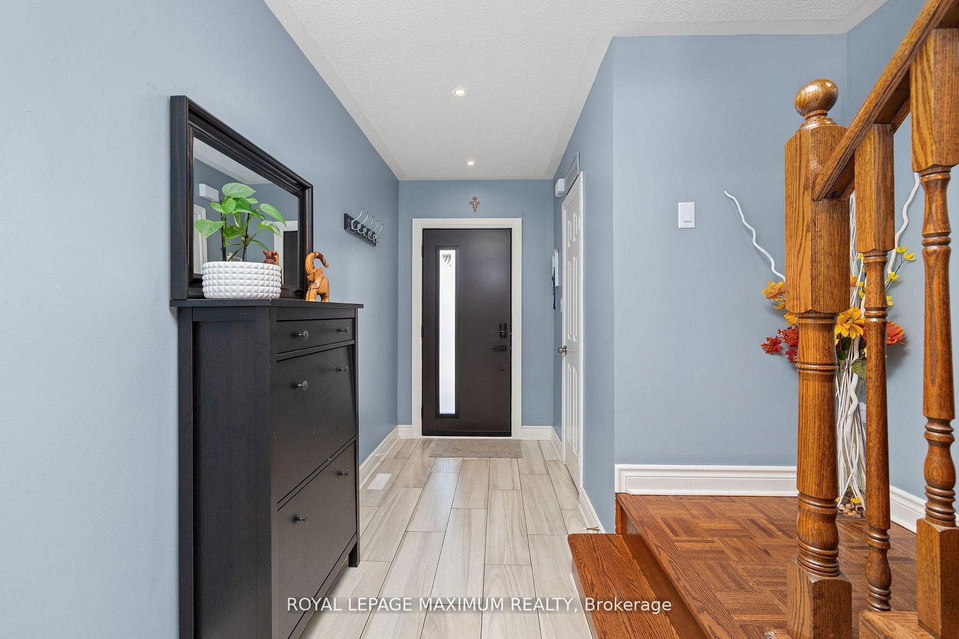Photo 2 of 52 Pottery Place, Vaughan, East Woodbridge — HOMEH