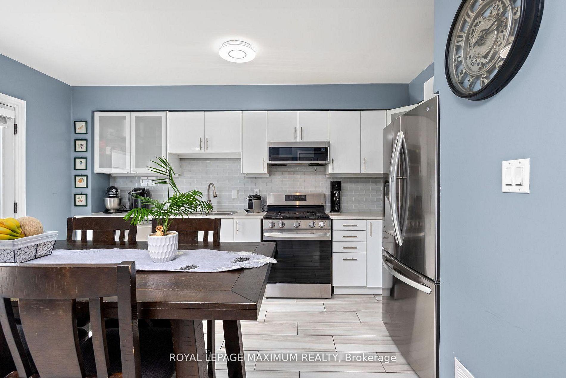 Photo 5 of 52 Pottery Place, Vaughan, East Woodbridge — HOMEH