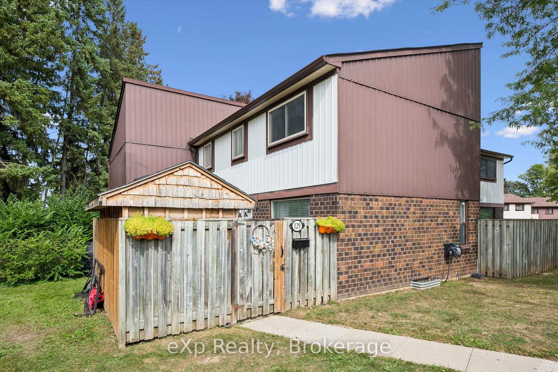 Photo 4 of Unit 129, 45 Marksam Road, Guelph, Willow West/Sugarbush/West Acres — HOMEH