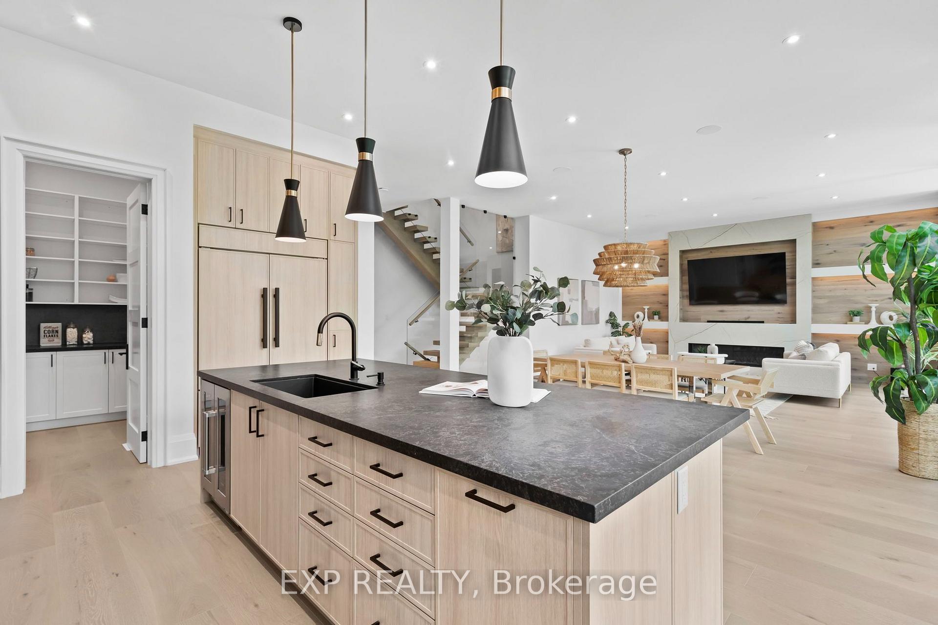 Photo 13 of 51 Thirty Ninth Street, Etobicoke, Long Branch — HOMEH