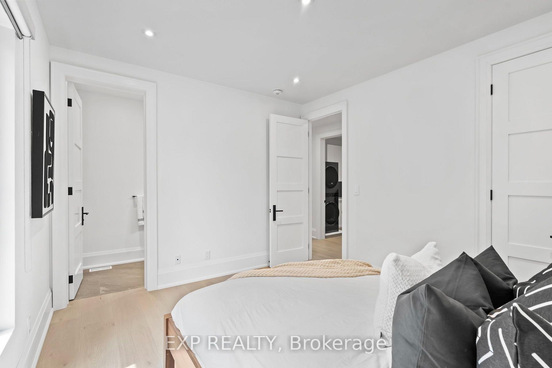 Photo 24 of 51 Thirty Ninth Street, Etobicoke, Long Branch — HOMEH
