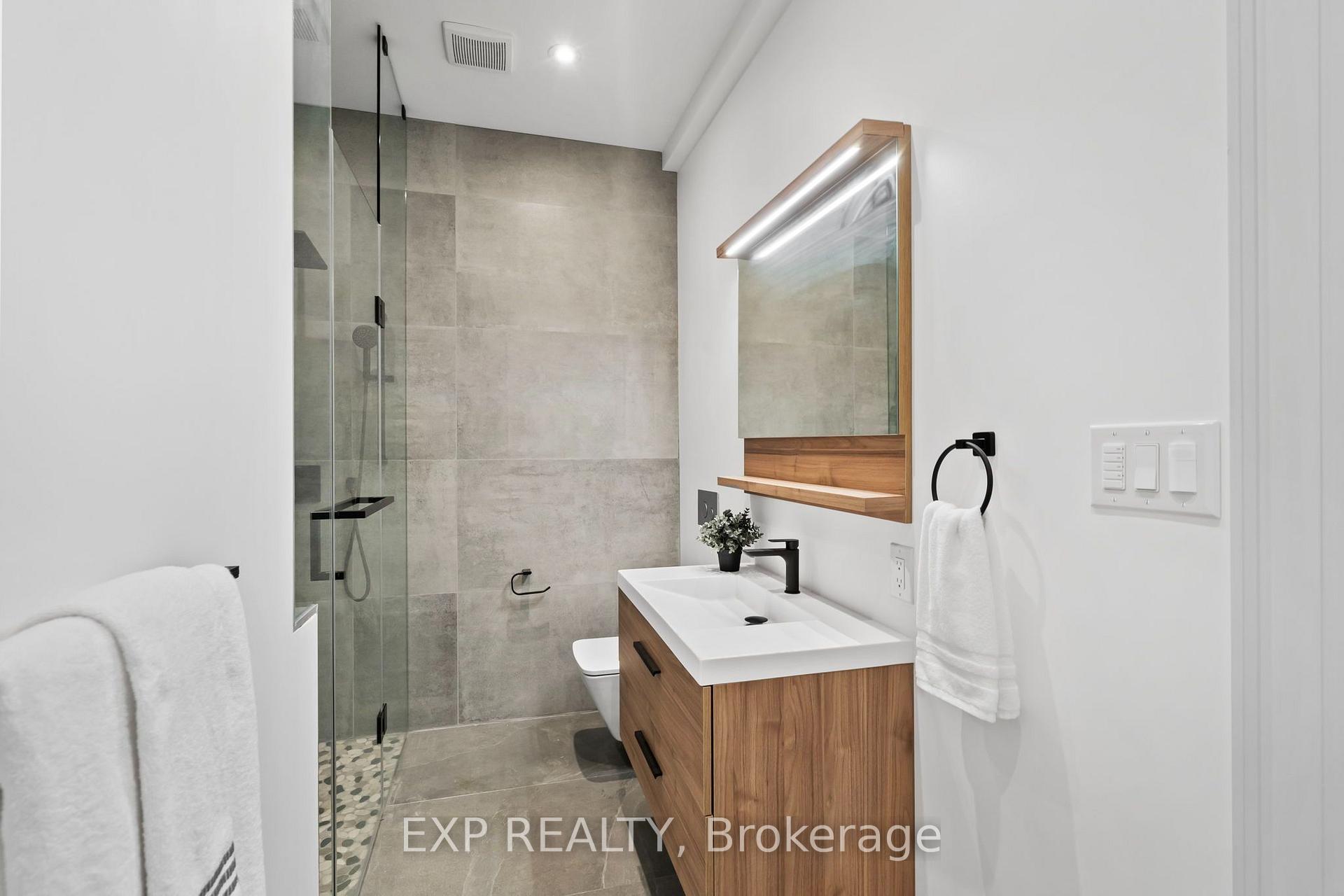 Photo 25 of 51 Thirty Ninth Street, Etobicoke, Long Branch — HOMEH