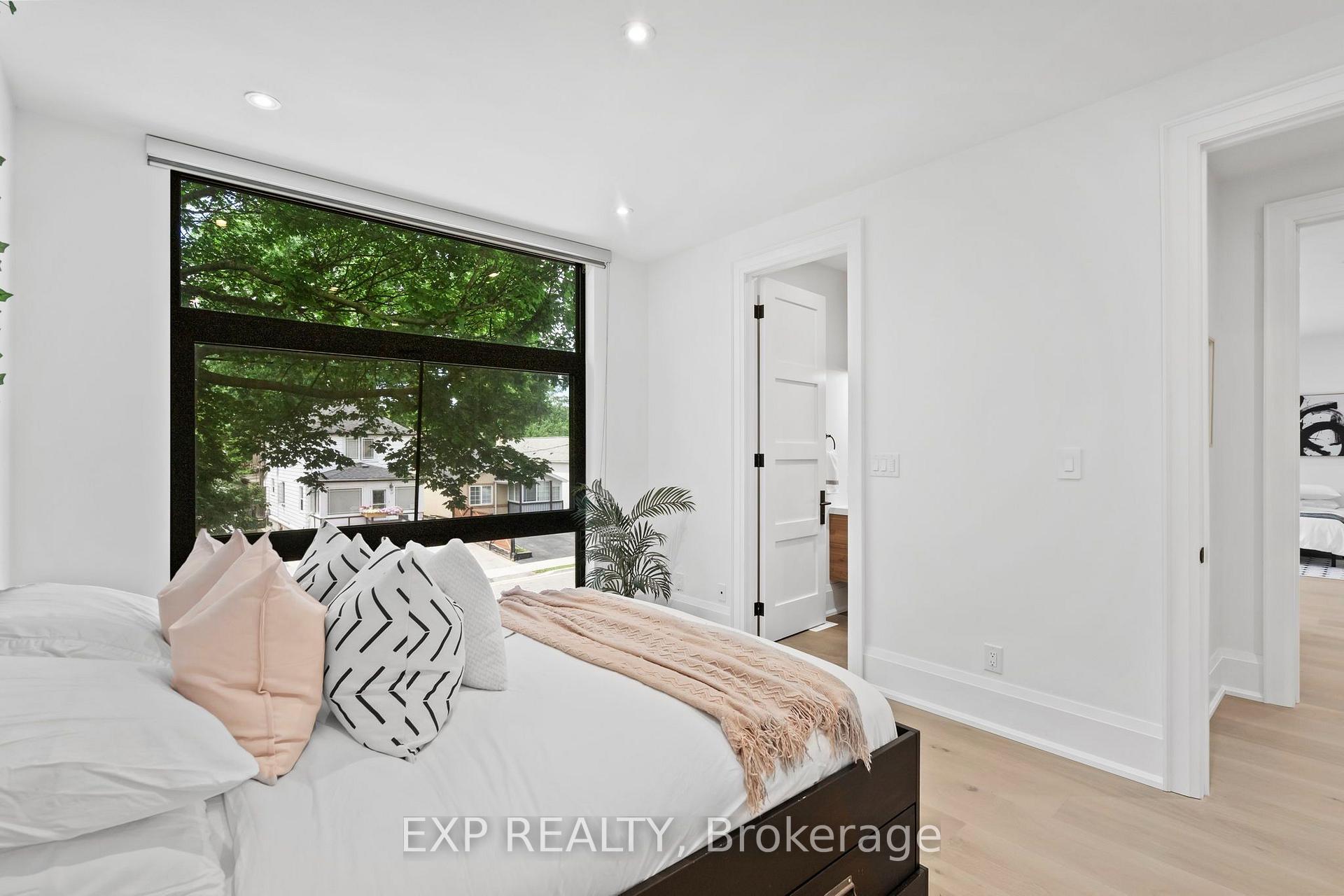 Photo 26 of 51 Thirty Ninth Street, Etobicoke, Long Branch — HOMEH