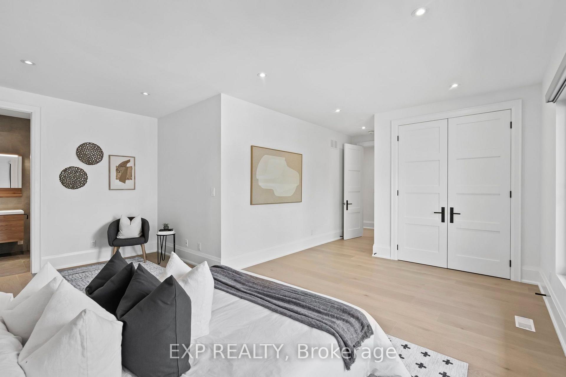 Photo 30 of 51 Thirty Ninth Street, Etobicoke, Long Branch — HOMEH