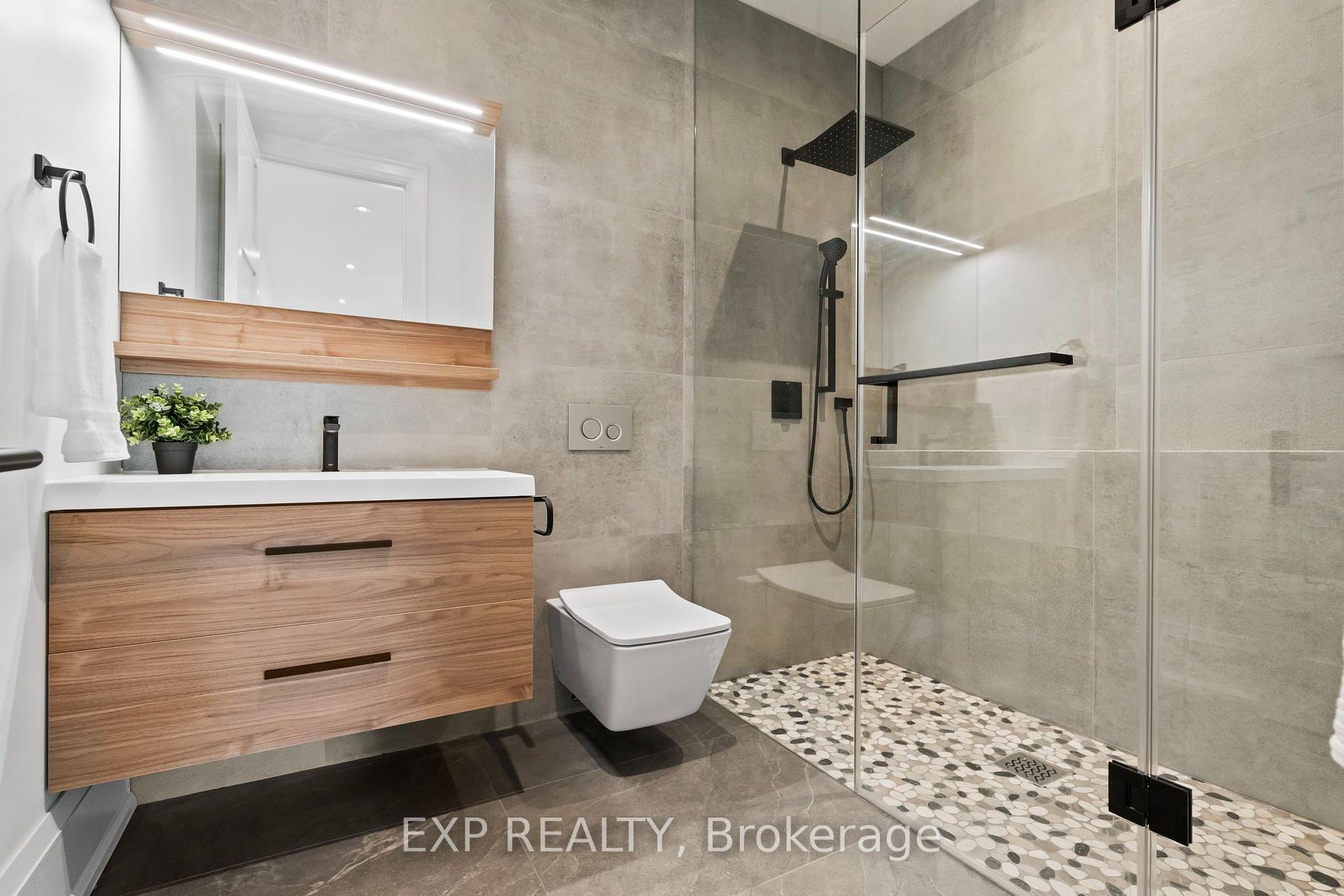 Photo 31 of 51 Thirty Ninth Street, Etobicoke, Long Branch — HOMEH