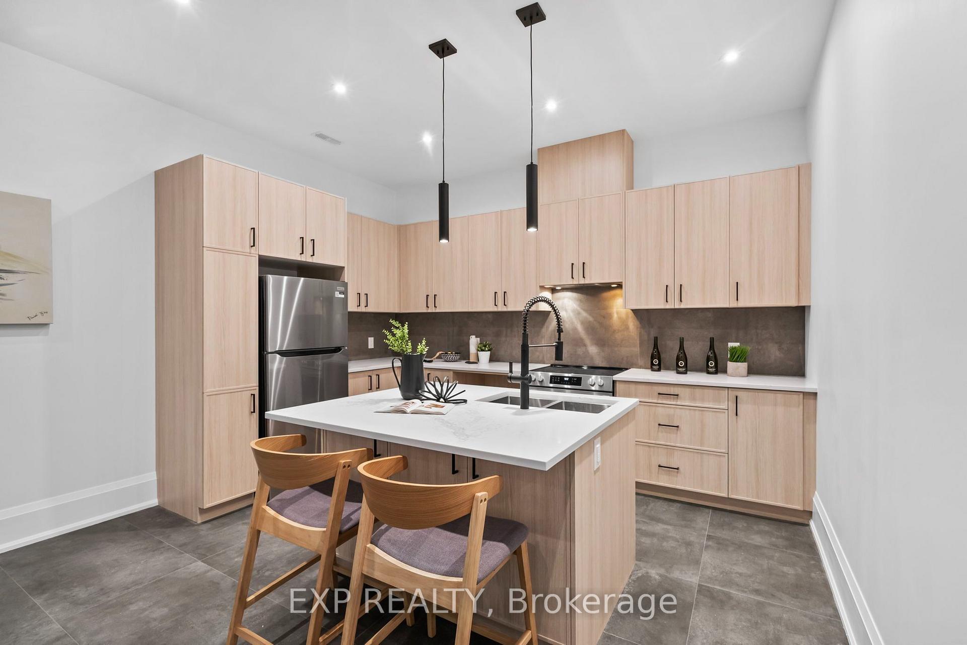 Photo 39 of 51 Thirty Ninth Street, Etobicoke, Long Branch — HOMEH
