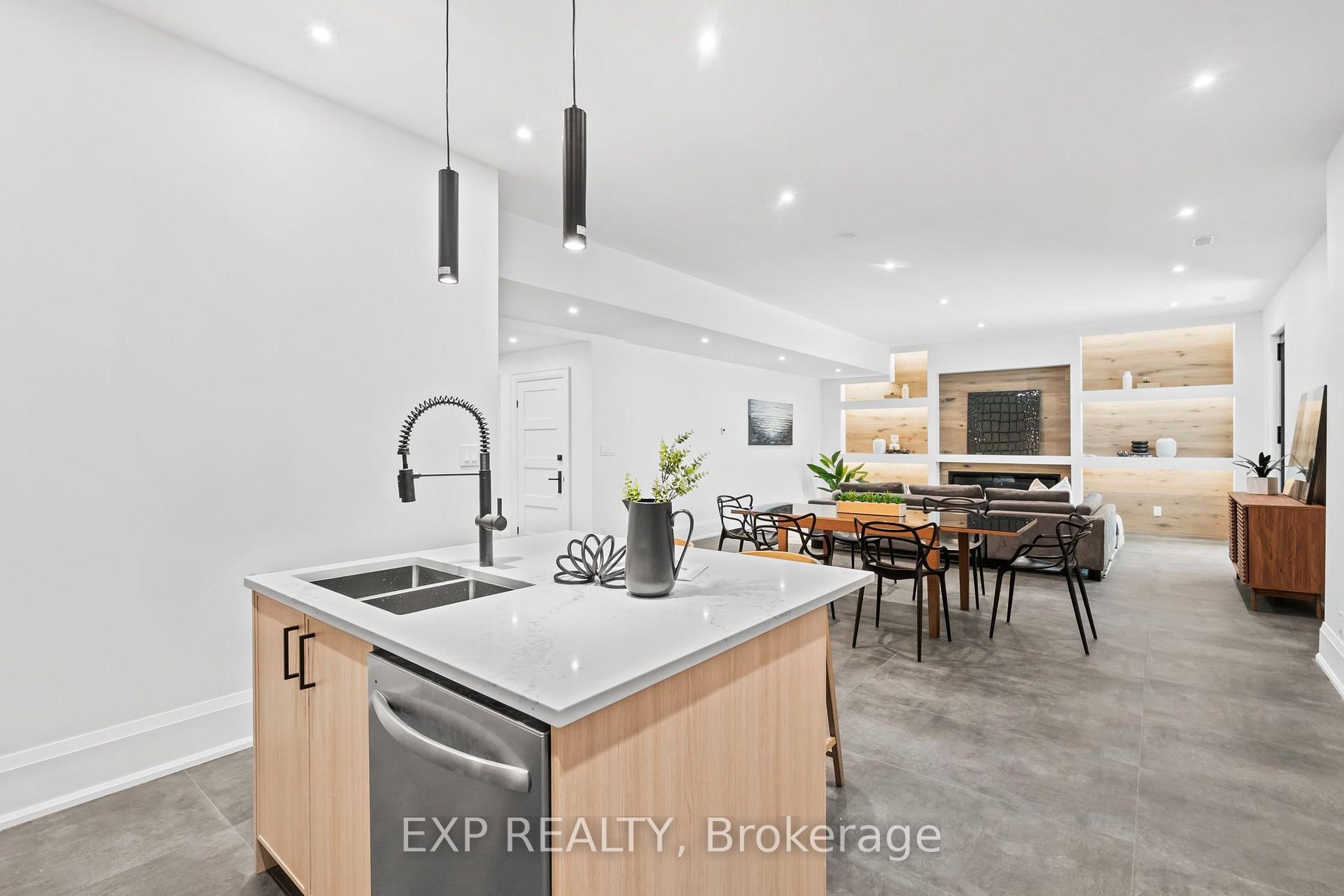 Photo 40 of 51 Thirty Ninth Street, Etobicoke, Long Branch — HOMEH