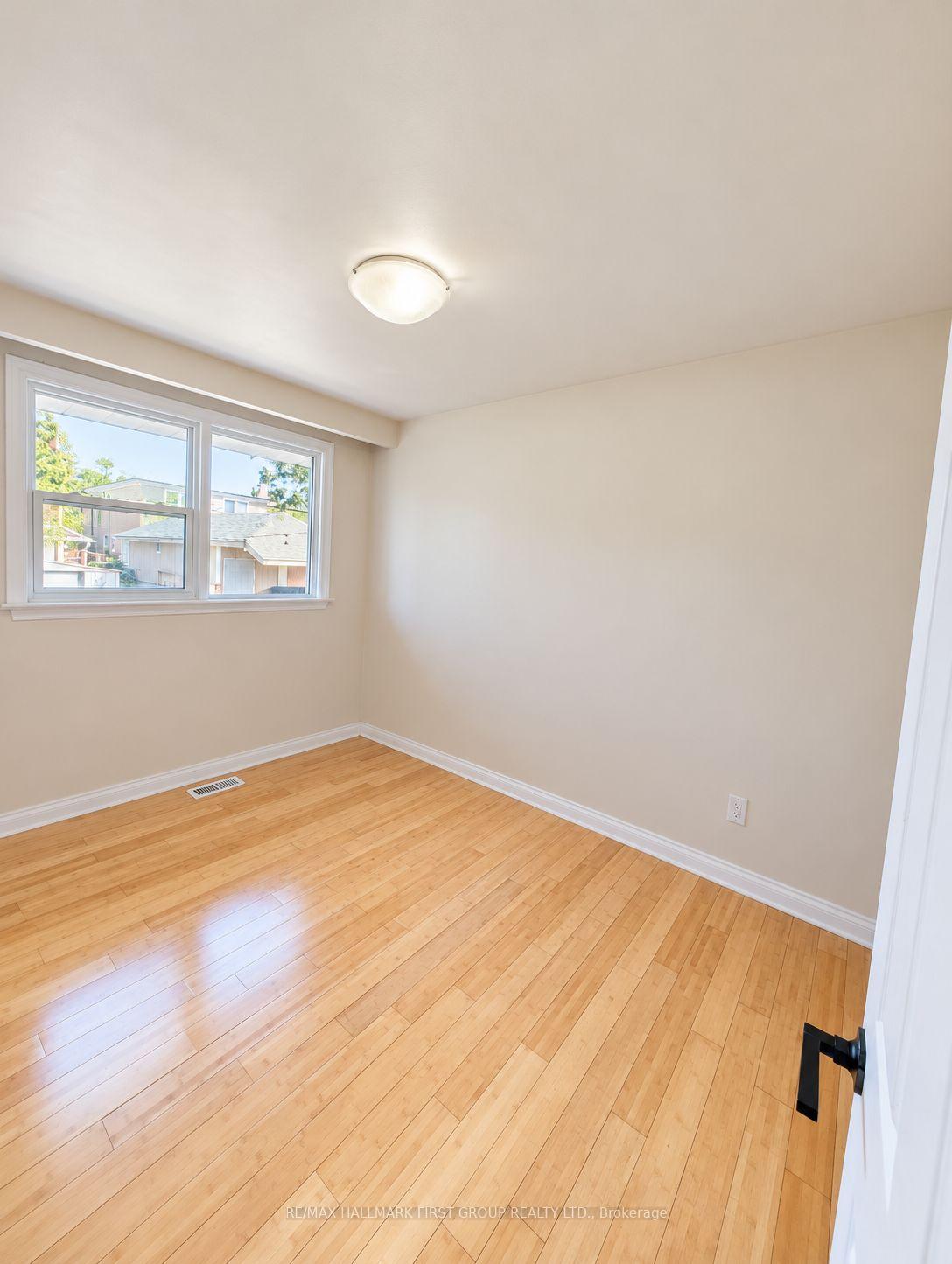 Photo 9 of 826 Brimorton Drive, Scarborough, Woburn — HOMEH