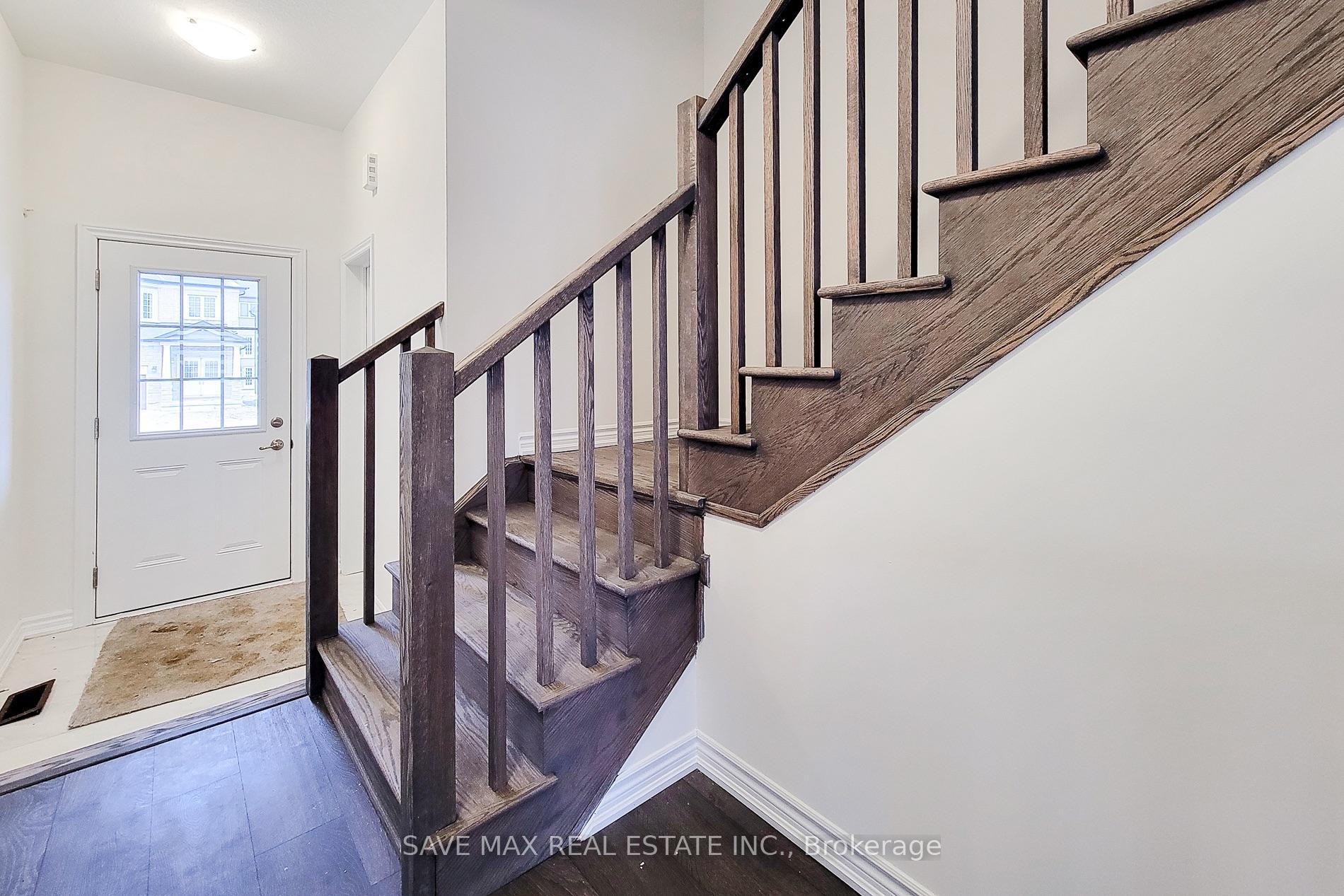 Photo 4 of 60 Hitchman Street N, Brant, Paris — HOMEH