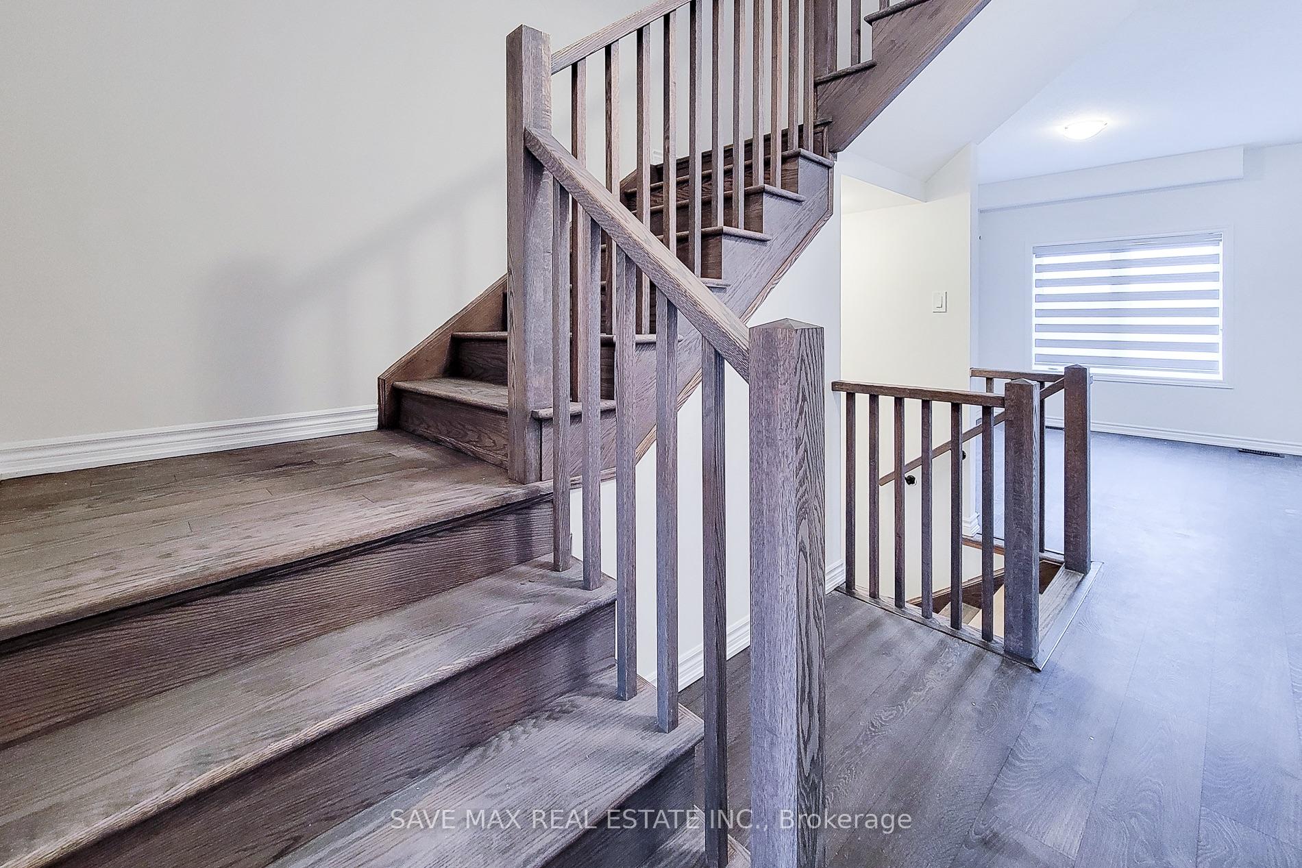 Photo 17 of 60 Hitchman Street N, Brant, Paris — HOMEH
