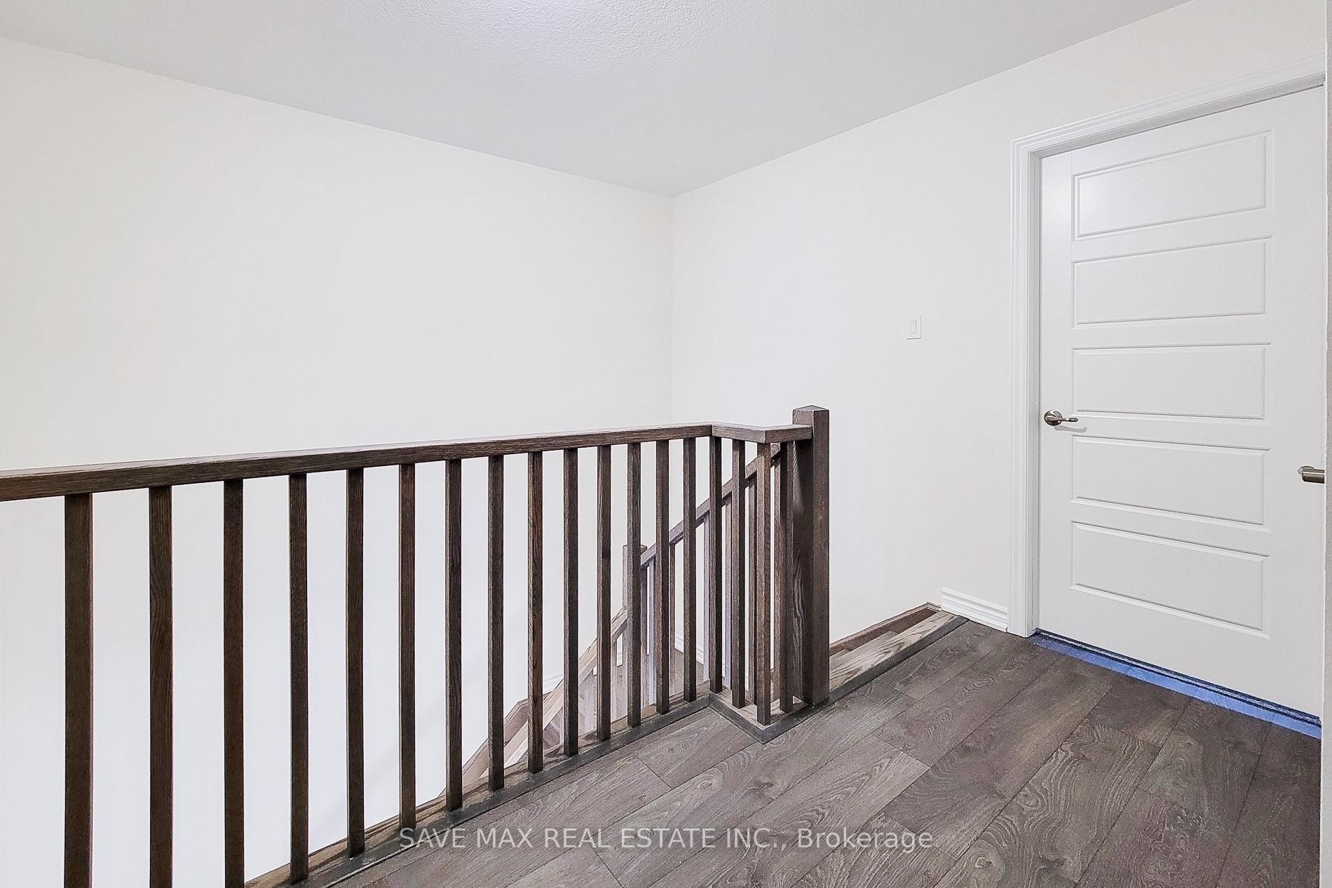 Photo 25 of 60 Hitchman Street N, Brant, Paris — HOMEH