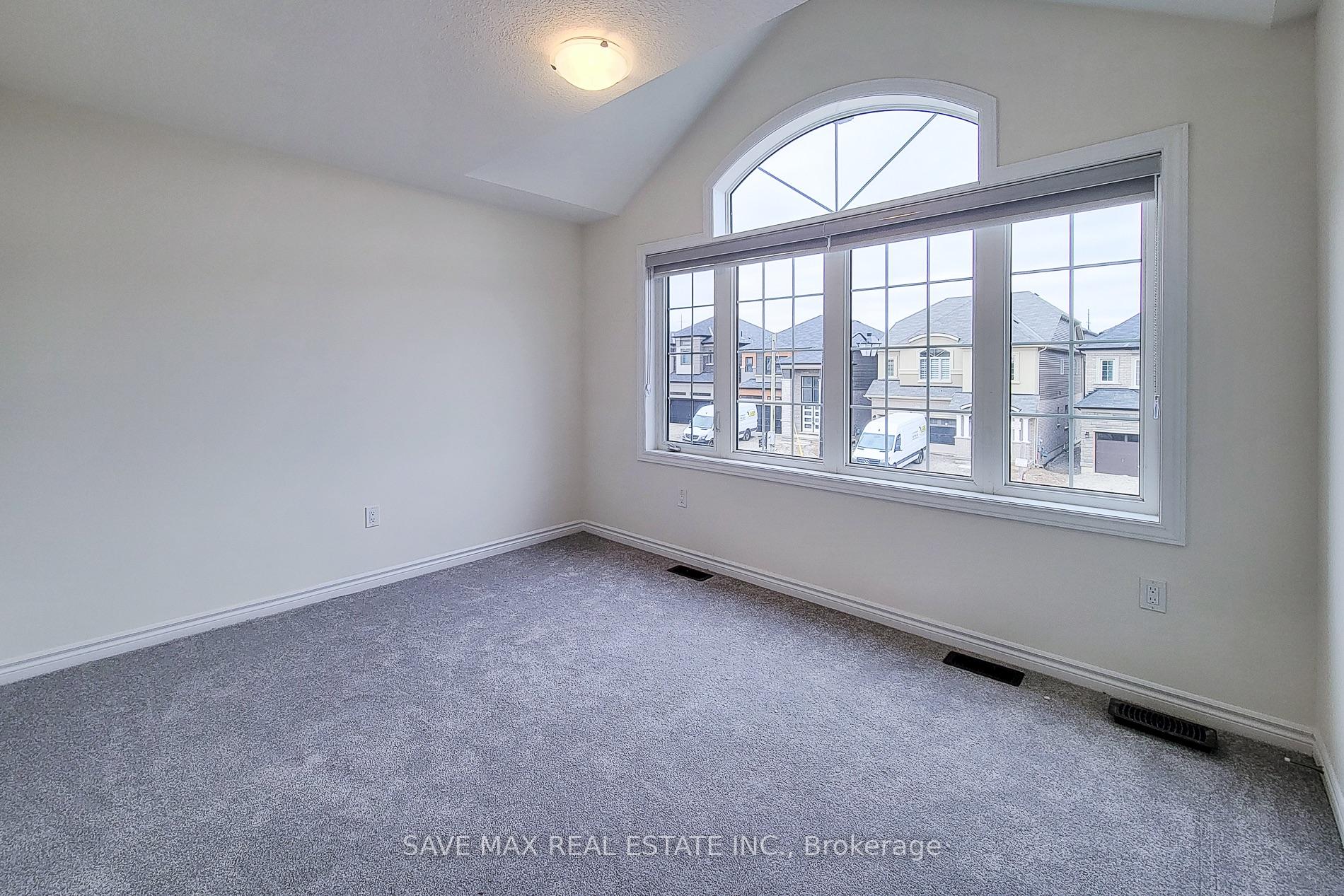 Photo 26 of 60 Hitchman Street N, Brant, Paris — HOMEH