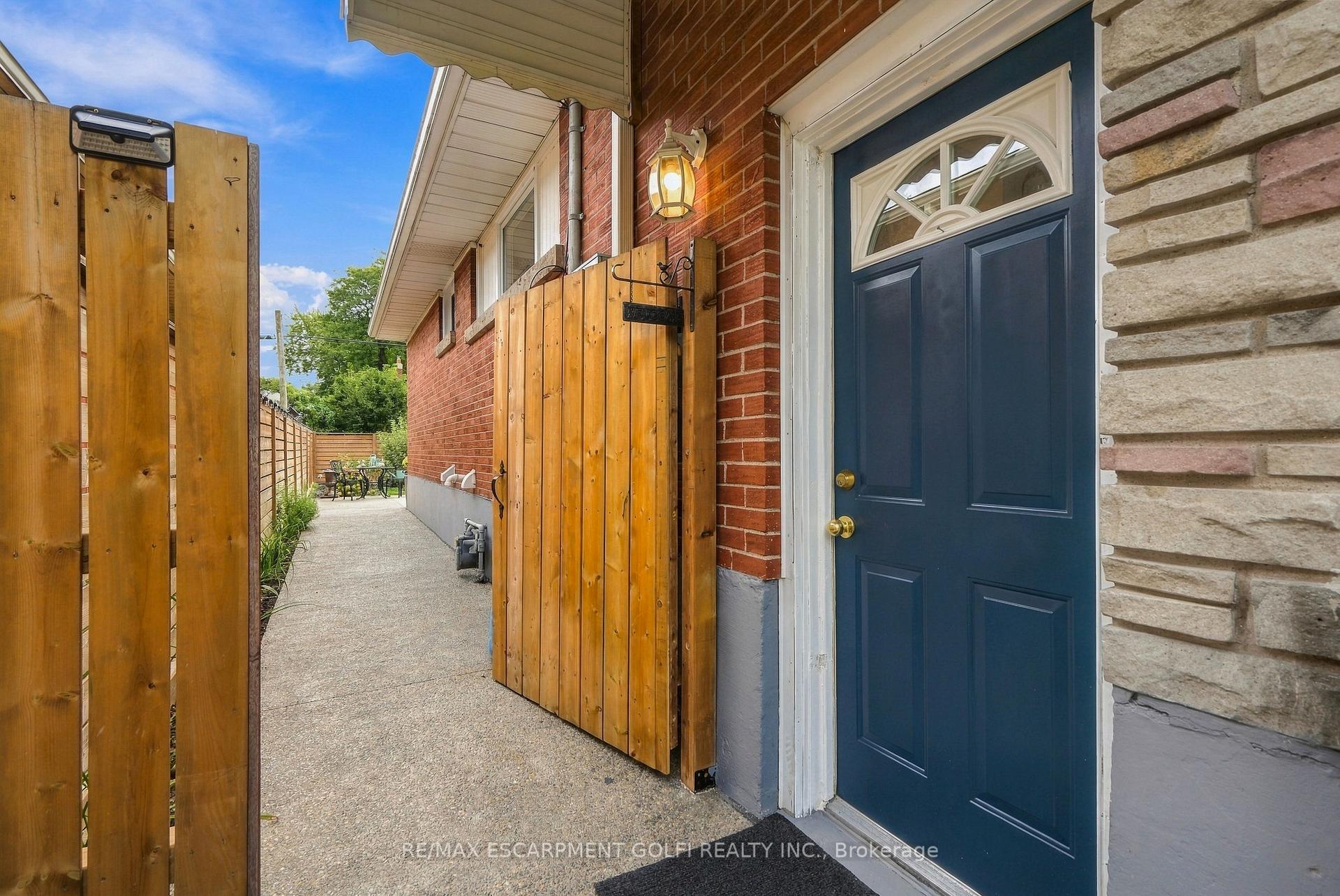 Photo 4 of 215 West 33RD Street, Hamilton, Westcliffe — HOMEH