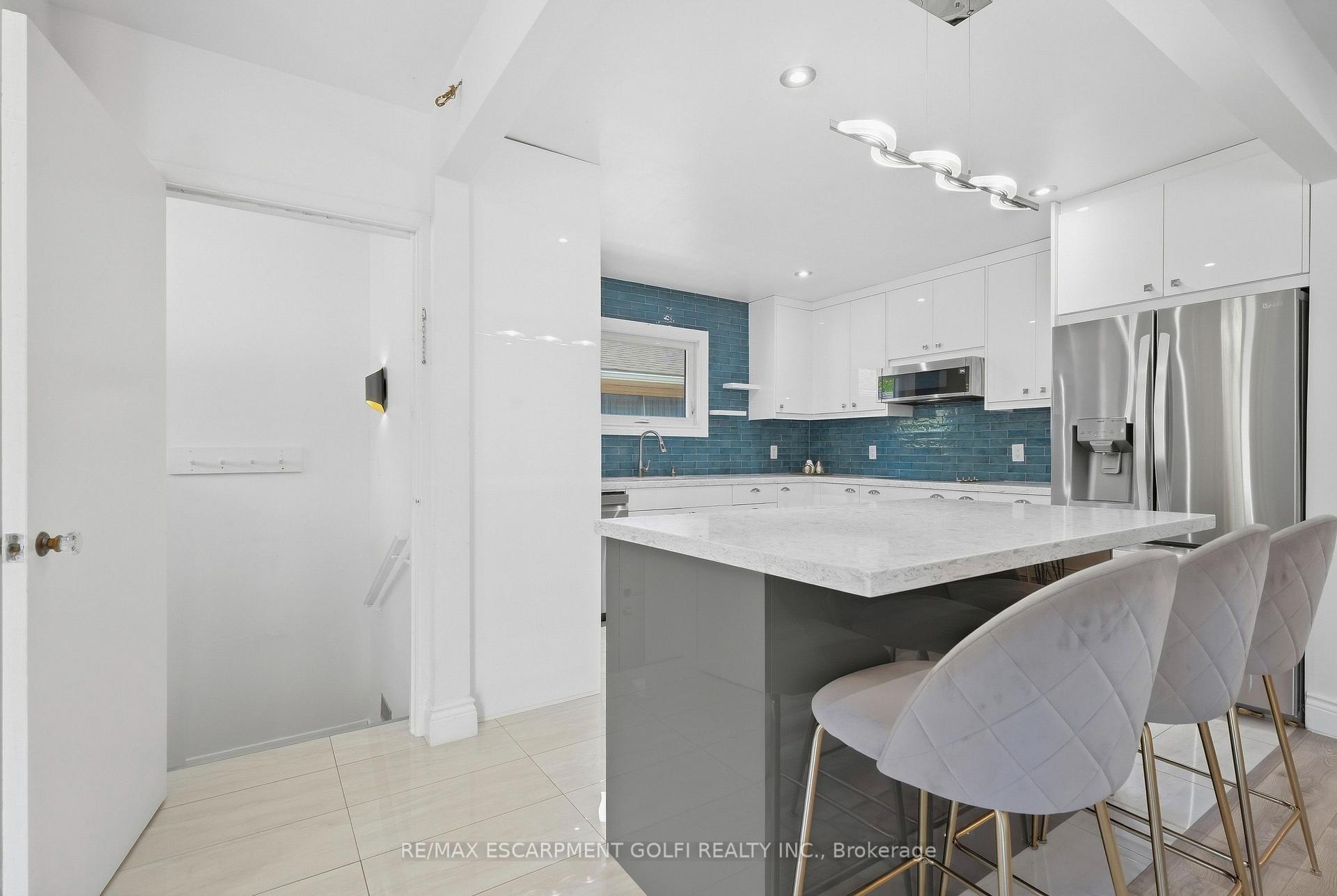 Photo 11 of 215 West 33RD Street, Hamilton, Westcliffe — HOMEH