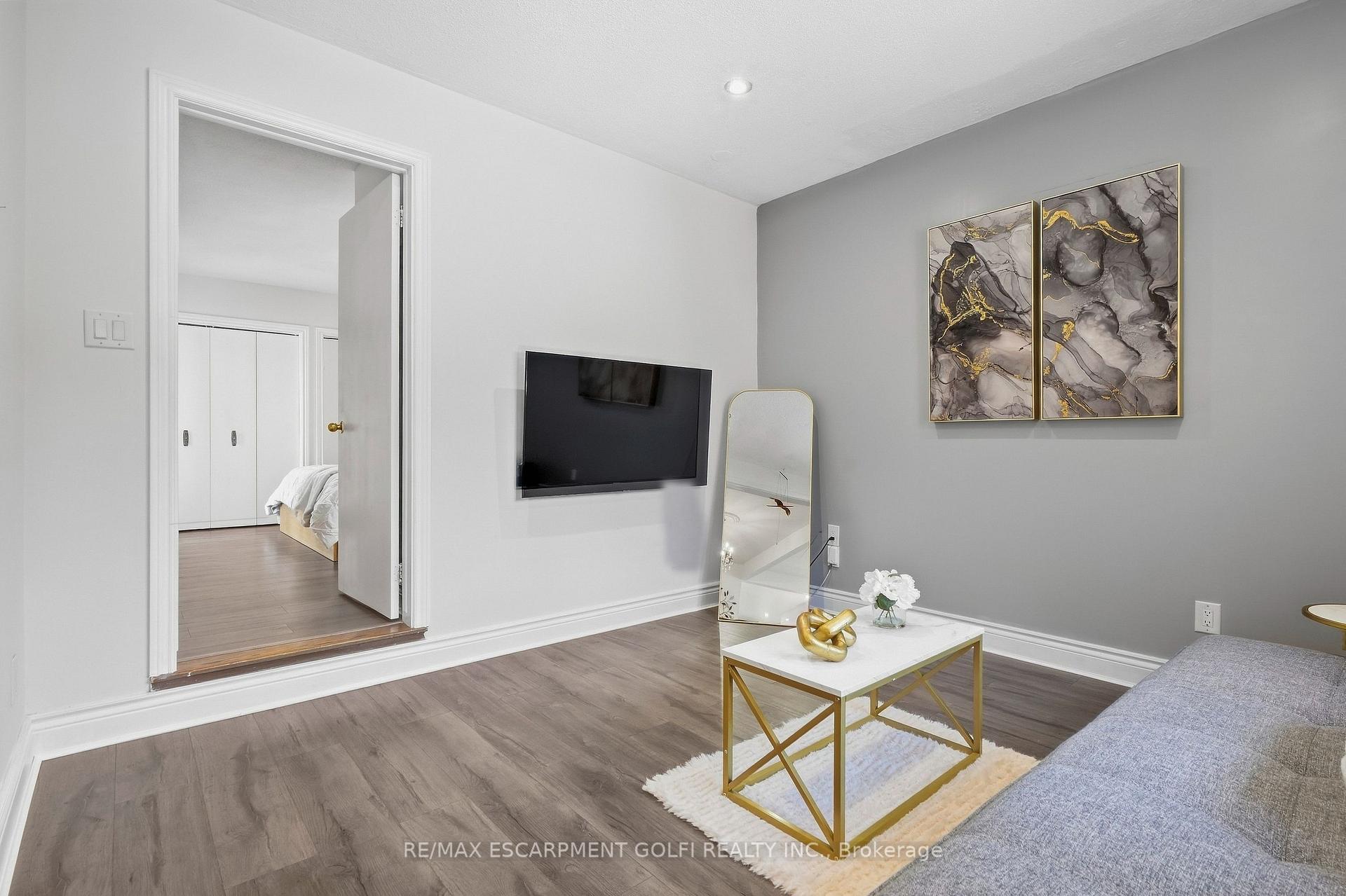 Photo 16 of 215 West 33RD Street, Hamilton, Westcliffe — HOMEH