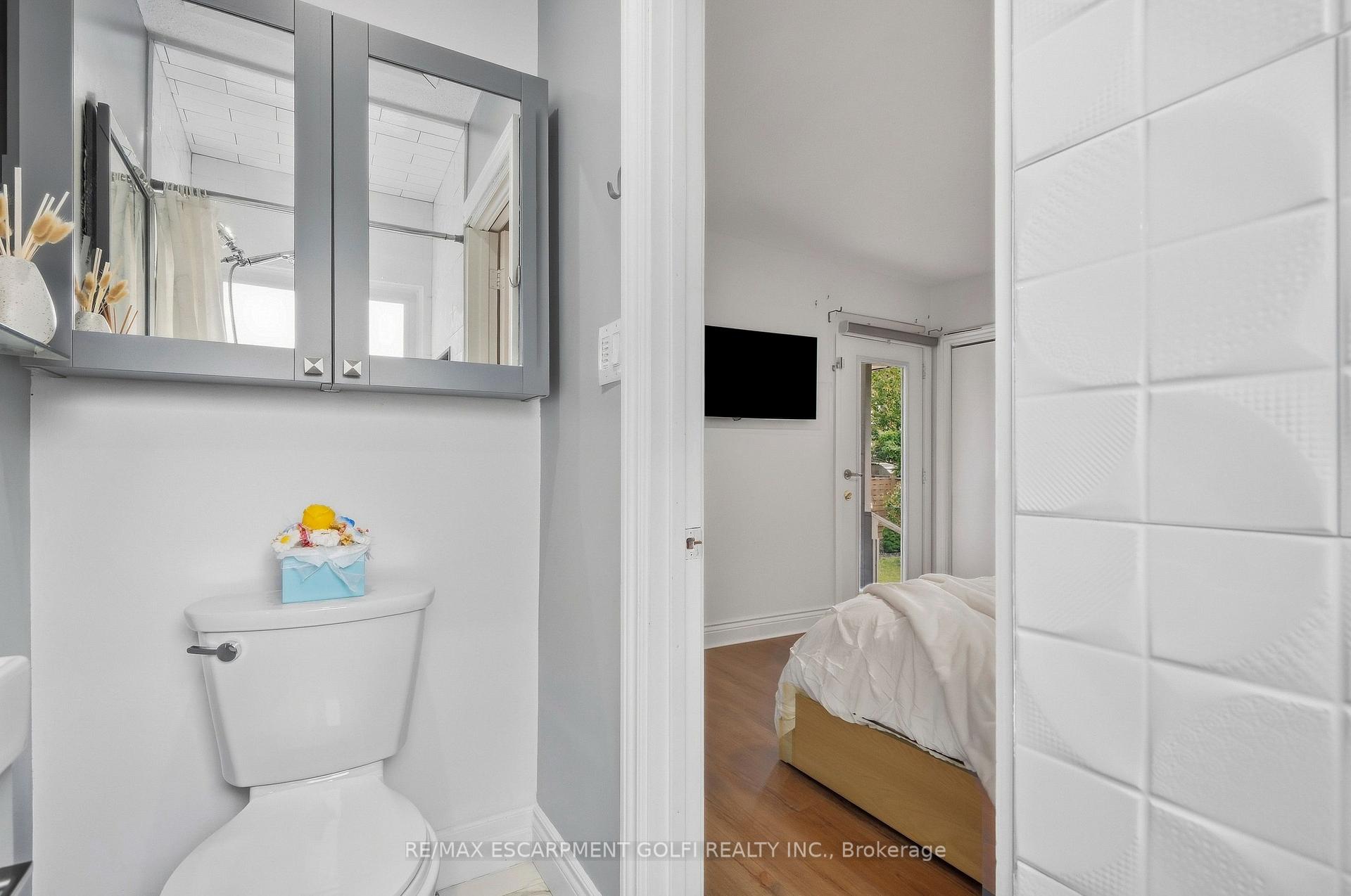 Photo 18 of 215 West 33RD Street, Hamilton, Westcliffe — HOMEH