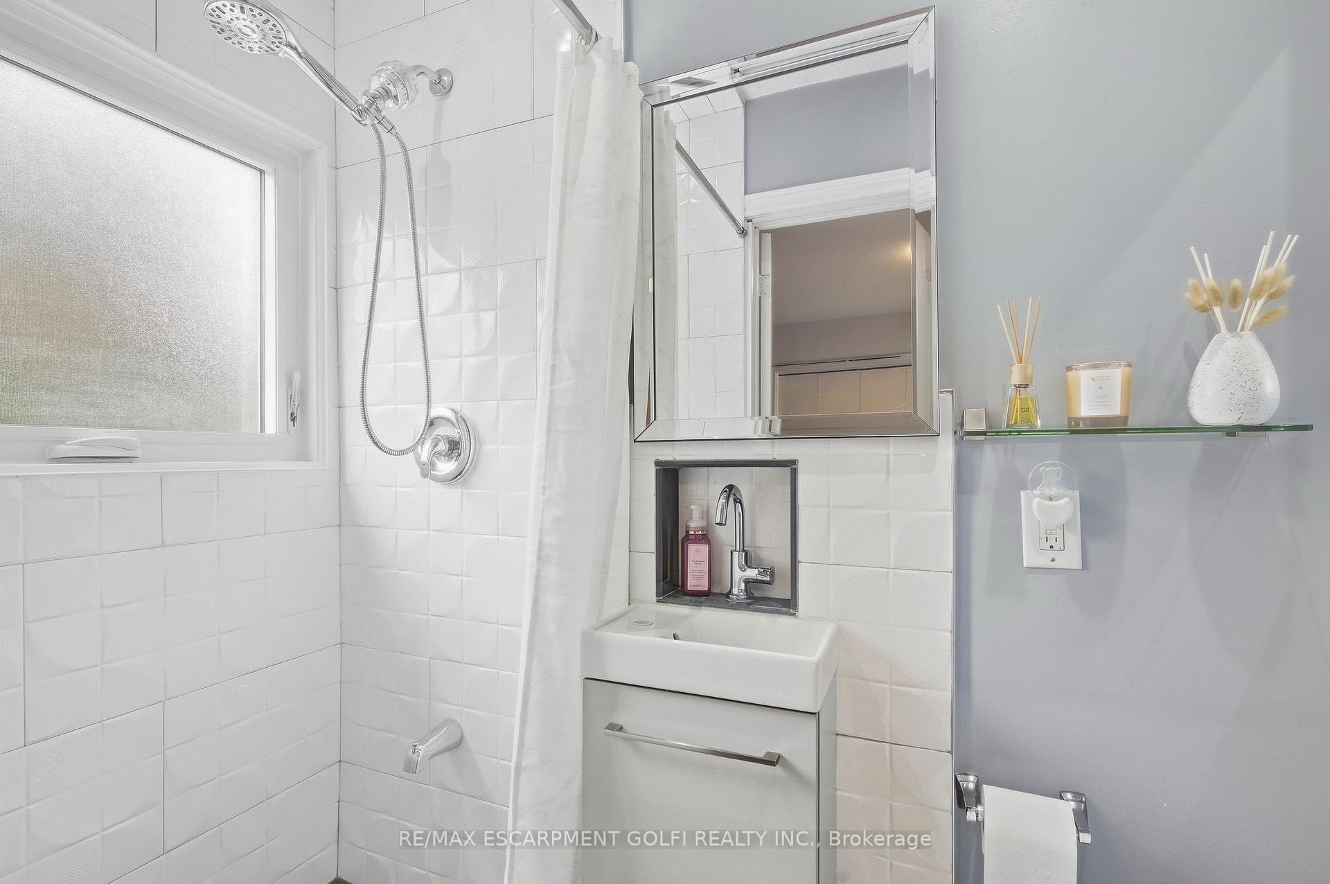 Photo 19 of 215 West 33RD Street, Hamilton, Westcliffe — HOMEH