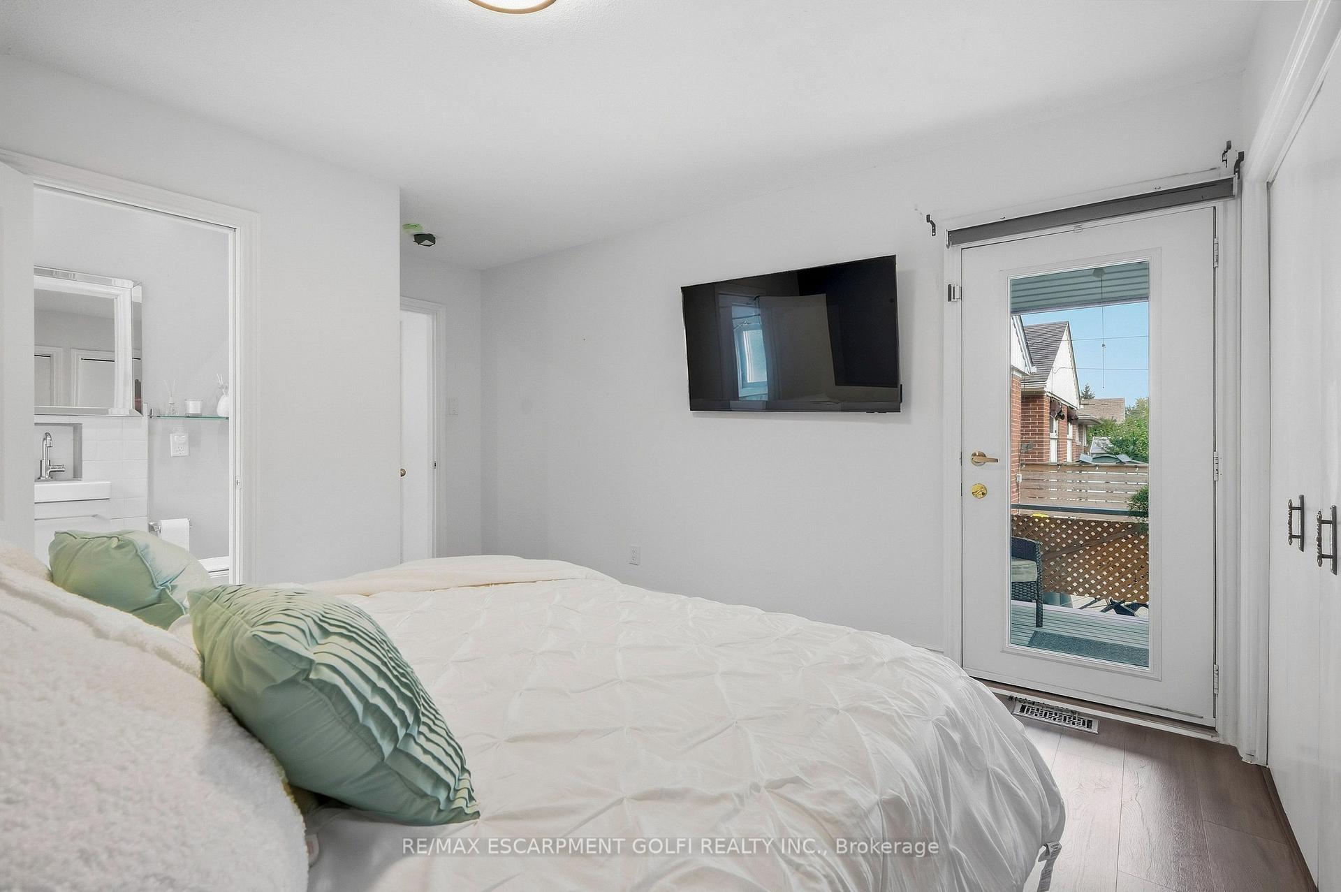 Photo 20 of 215 West 33RD Street, Hamilton, Westcliffe — HOMEH