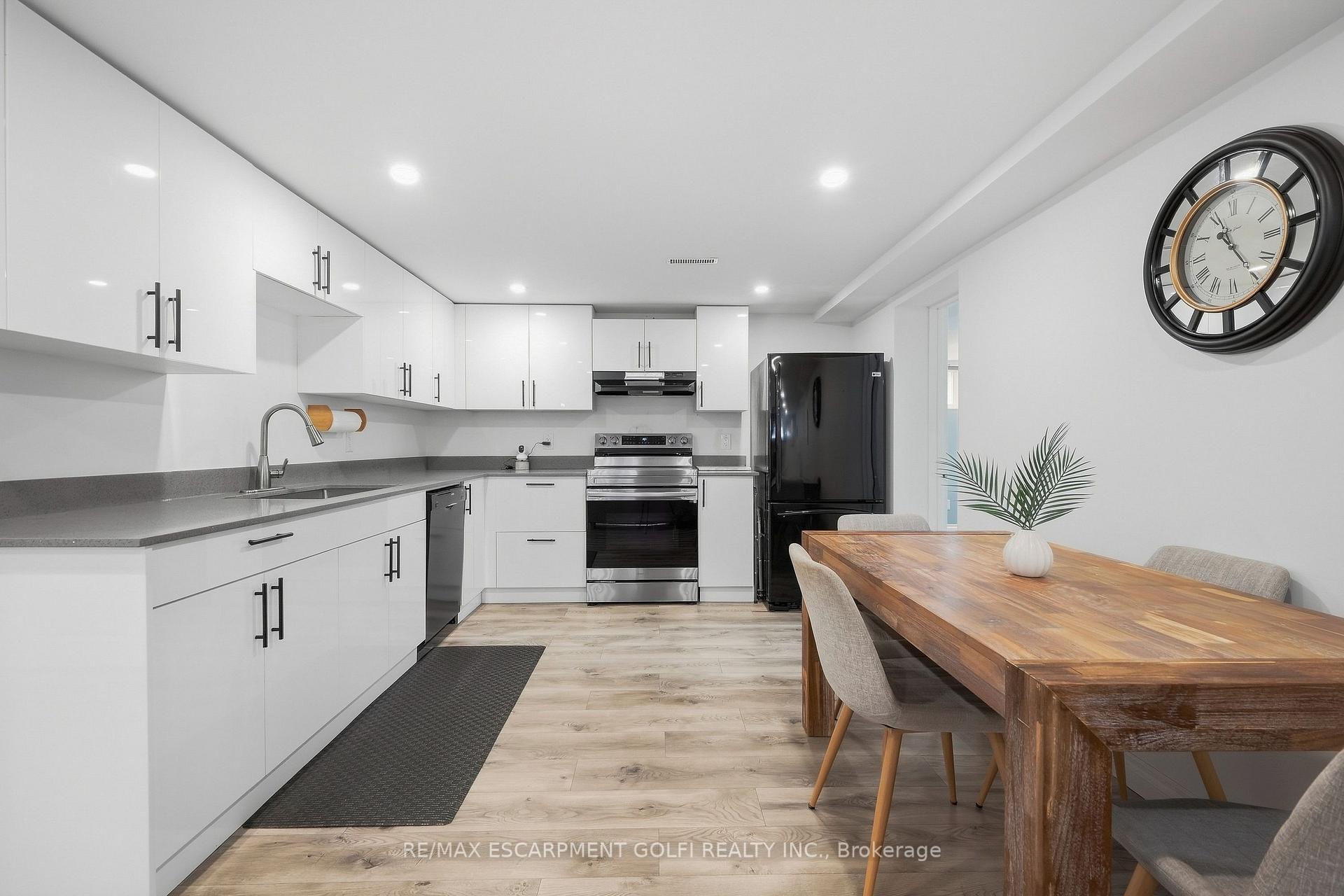 Photo 31 of 215 West 33RD Street, Hamilton, Westcliffe — HOMEH