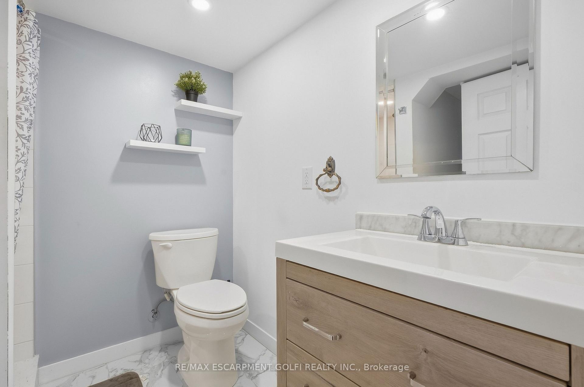 Photo 36 of 215 West 33RD Street, Hamilton, Westcliffe — HOMEH