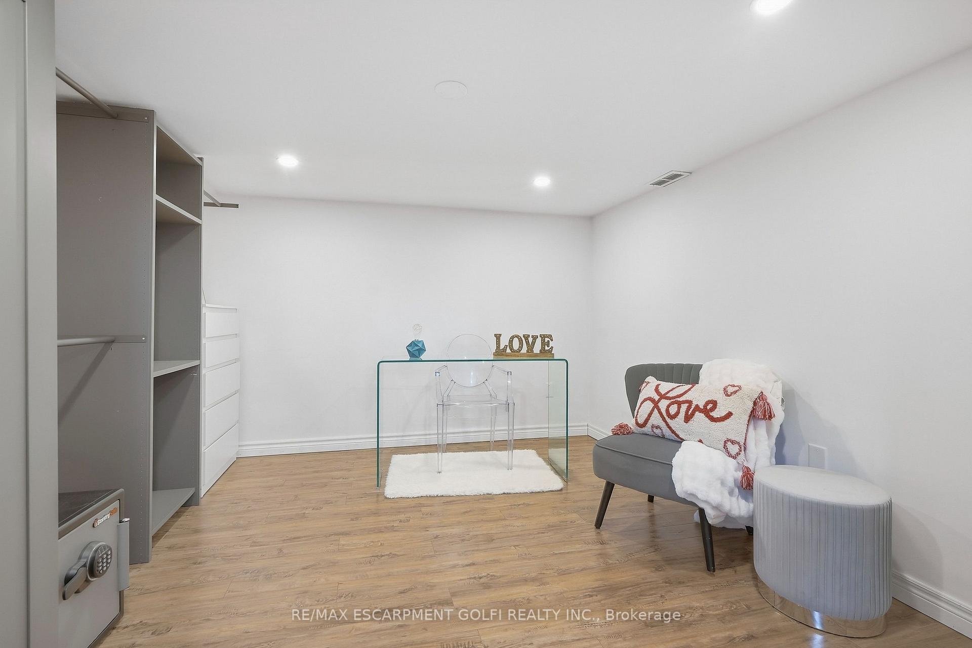Photo 39 of 215 West 33RD Street, Hamilton, Westcliffe — HOMEH