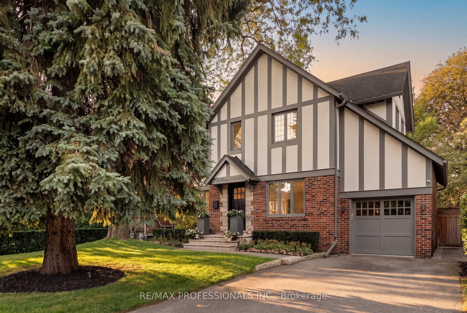 Photo 1 of 80 Humbervale Boulevard, Etobicoke, Stonegate-Queensway — HOMEH