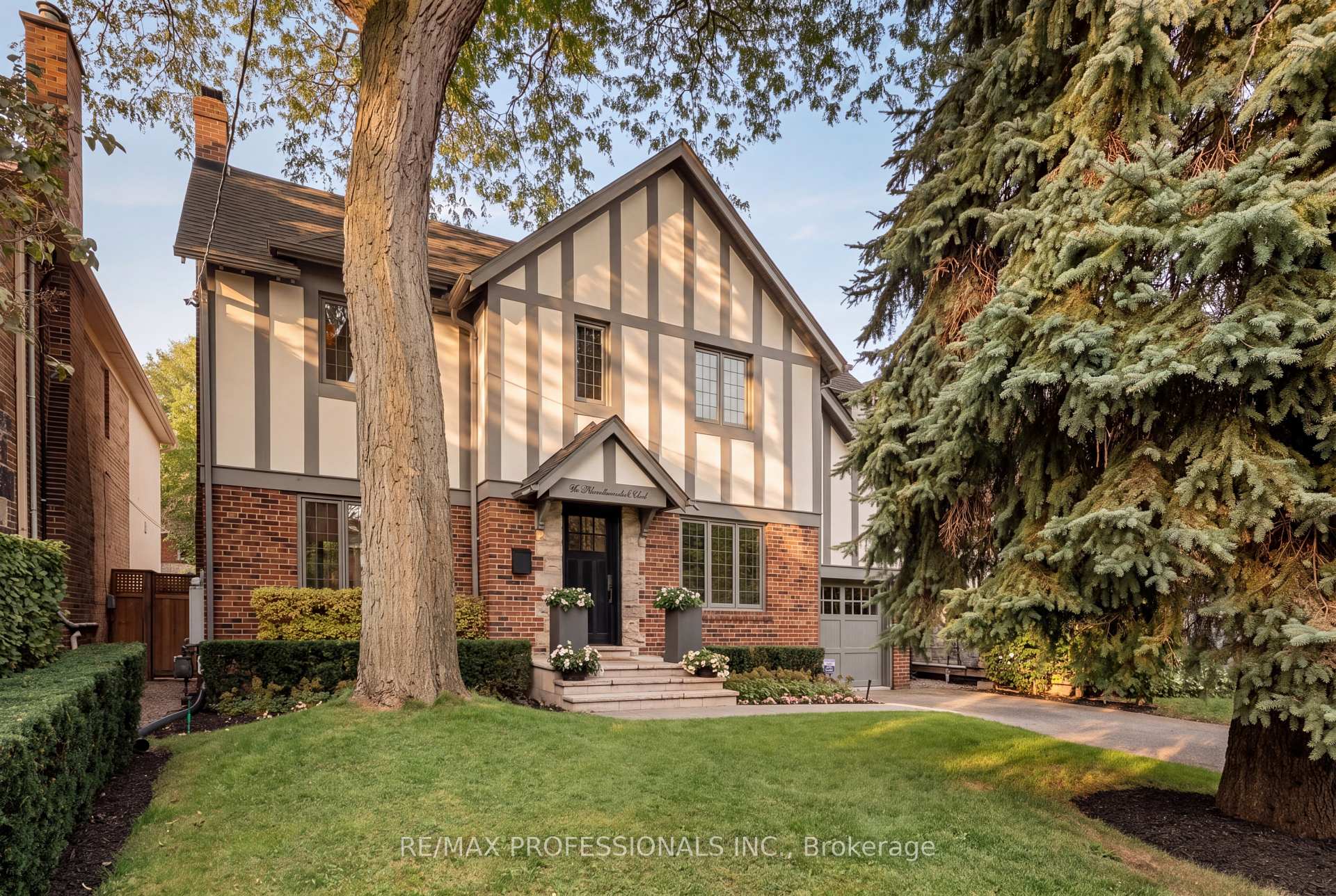 Photo 5 of 80 Humbervale Boulevard, Etobicoke, Stonegate-Queensway — HOMEH