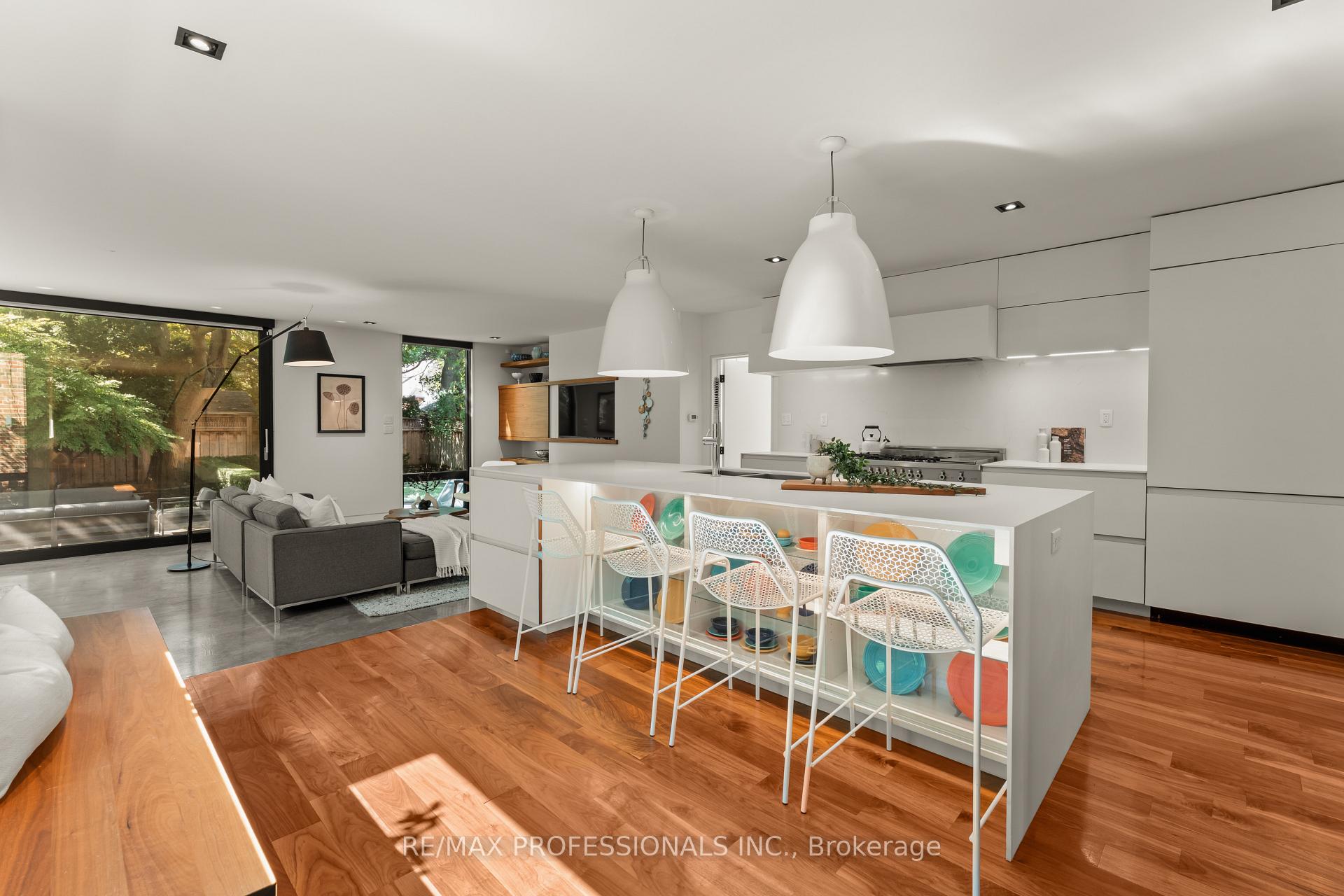 Photo 10 of 80 Humbervale Boulevard, Etobicoke, Stonegate-Queensway — HOMEH