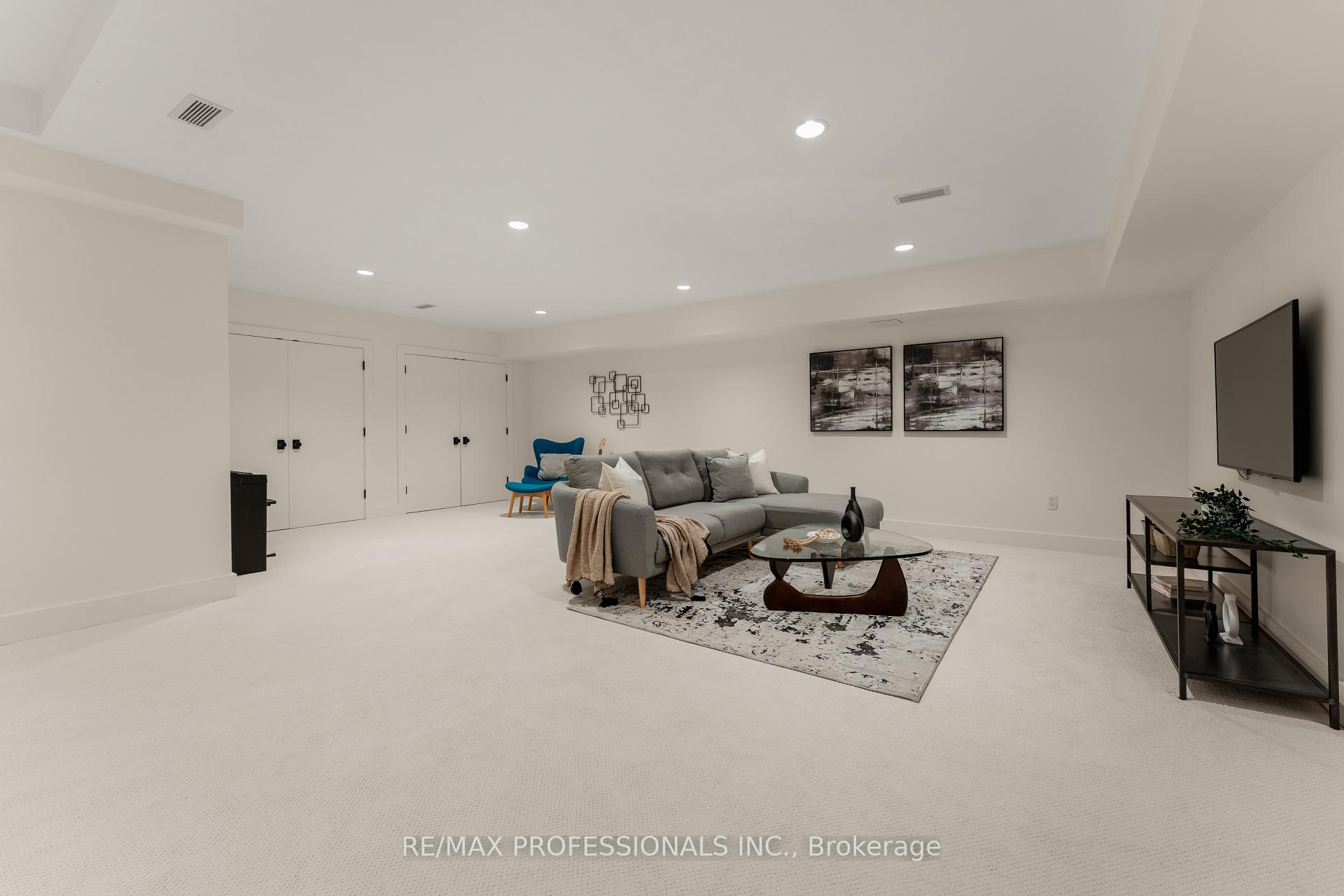 Photo 43 of 80 Humbervale Boulevard, Etobicoke, Stonegate-Queensway — HOMEH