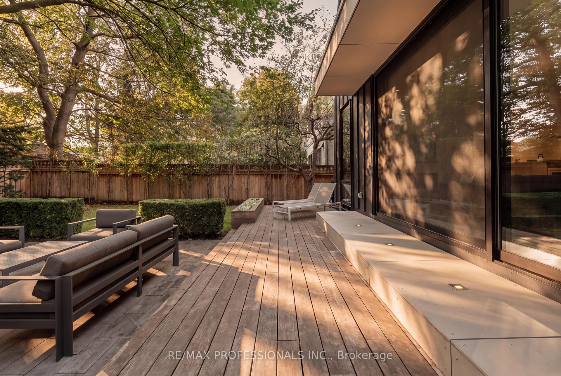 Photo 48 of 80 Humbervale Boulevard, Etobicoke, Stonegate-Queensway — HOMEH