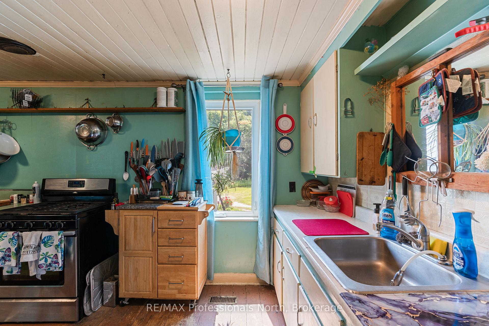 Photo 22 of 1975 Queens Line Road, Minden Hills, Minden — HOMEH