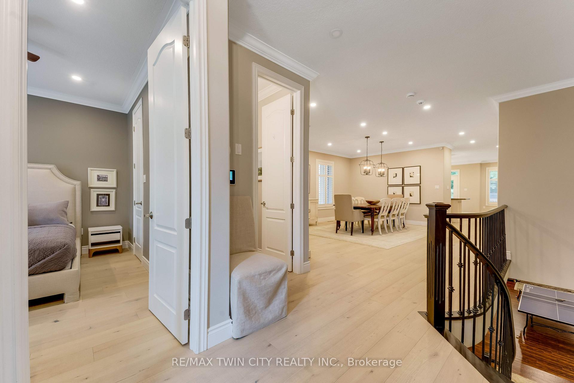 Photo 4 of 213 Edgewater Crescent, Kitchener, Grand River South — HOMEH