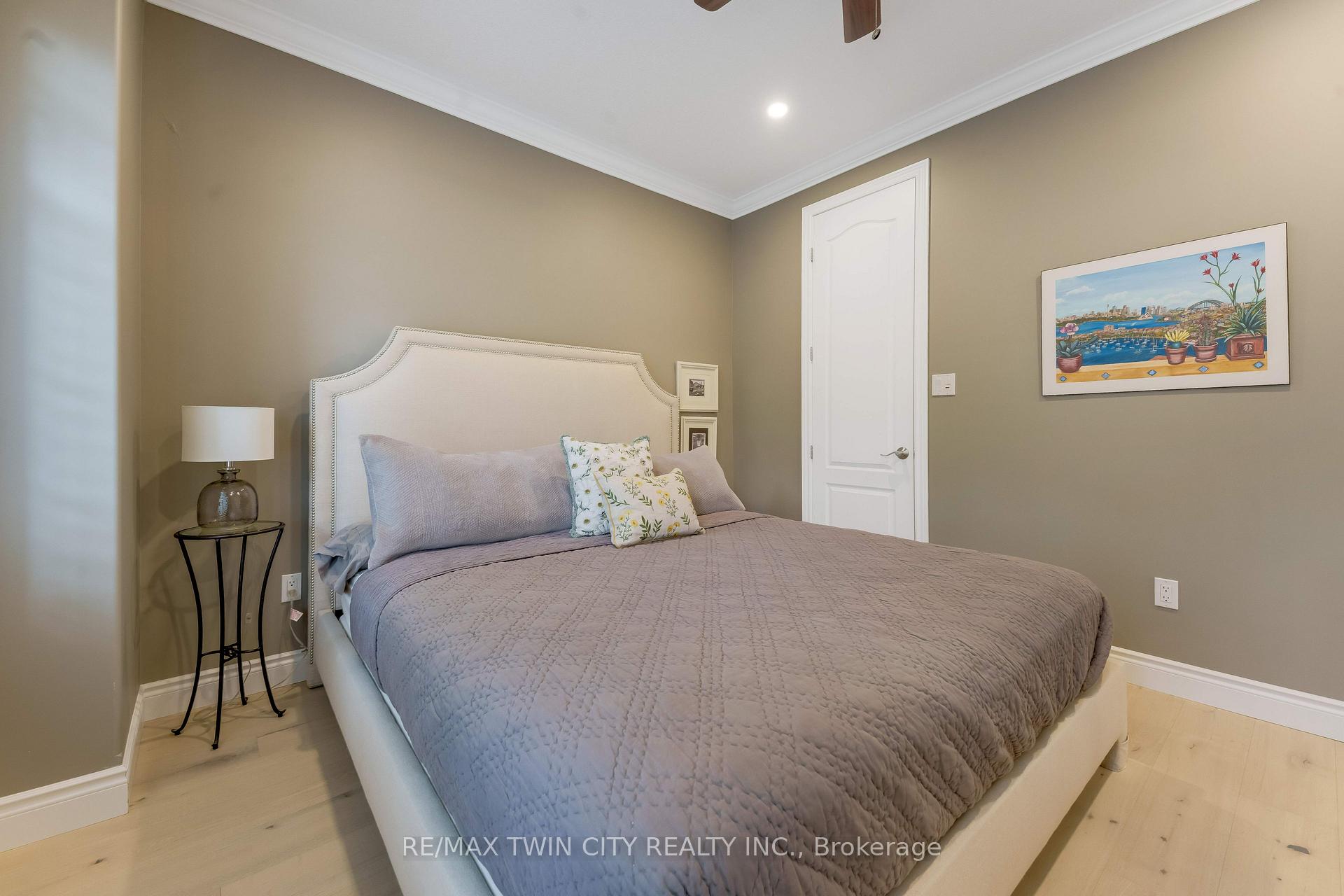 Photo 6 of 213 Edgewater Crescent, Kitchener, Grand River South — HOMEH